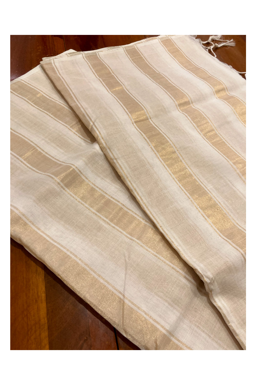 Southloom™ Premium Handloom Cotton Kerala Saree with Kasavu Lines work on Body