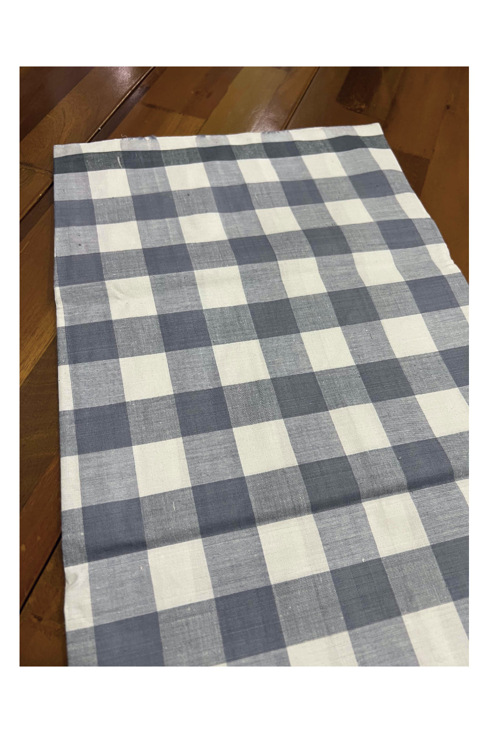 Southloom Premium Handloom Borderless Grey White Checkered Single Mundu (Lungi)