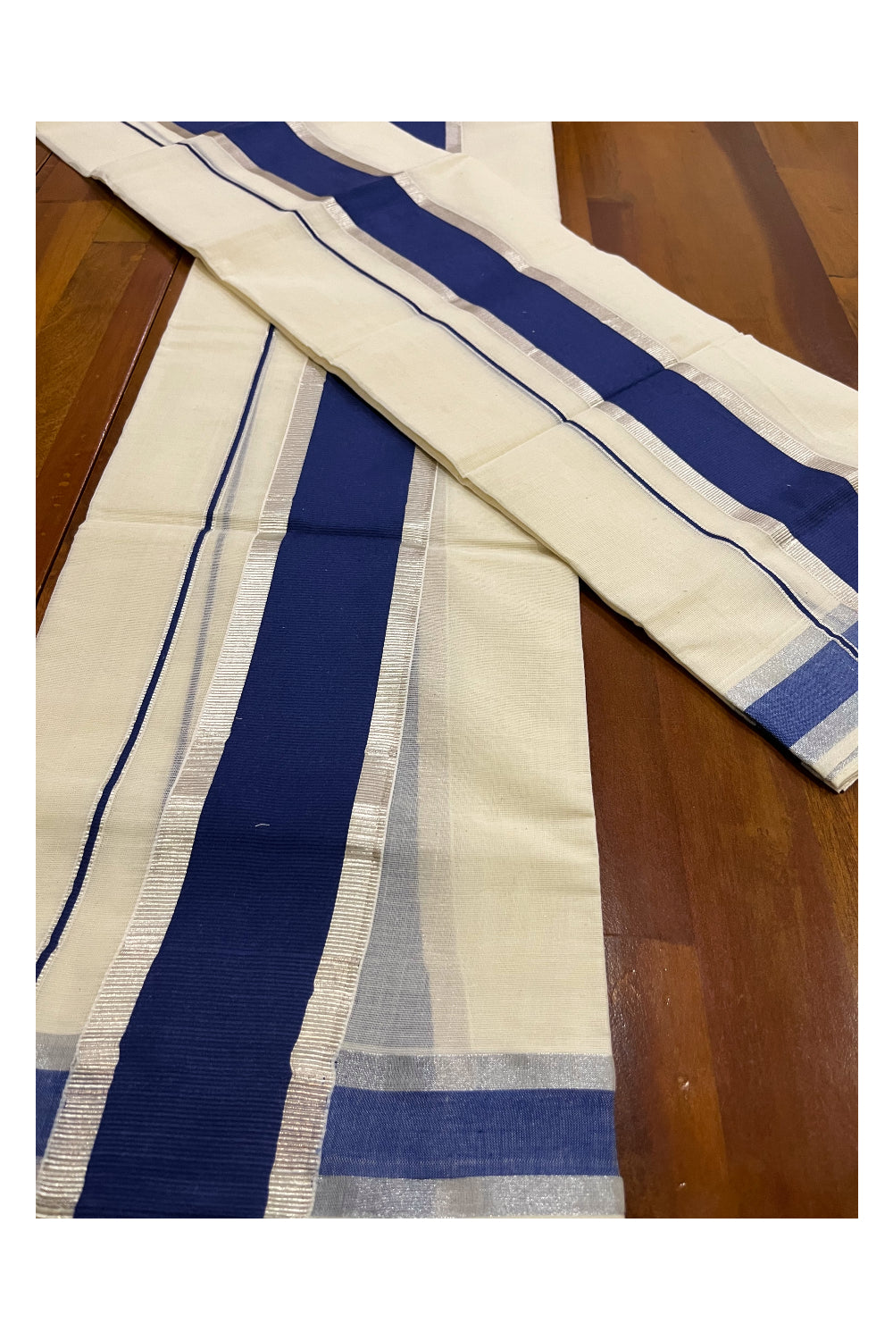 Kerala Cotton Mundum Neriyathum Single (Set Mundu) with Silver Kasavu and Blue Border 2.80 Mtrs