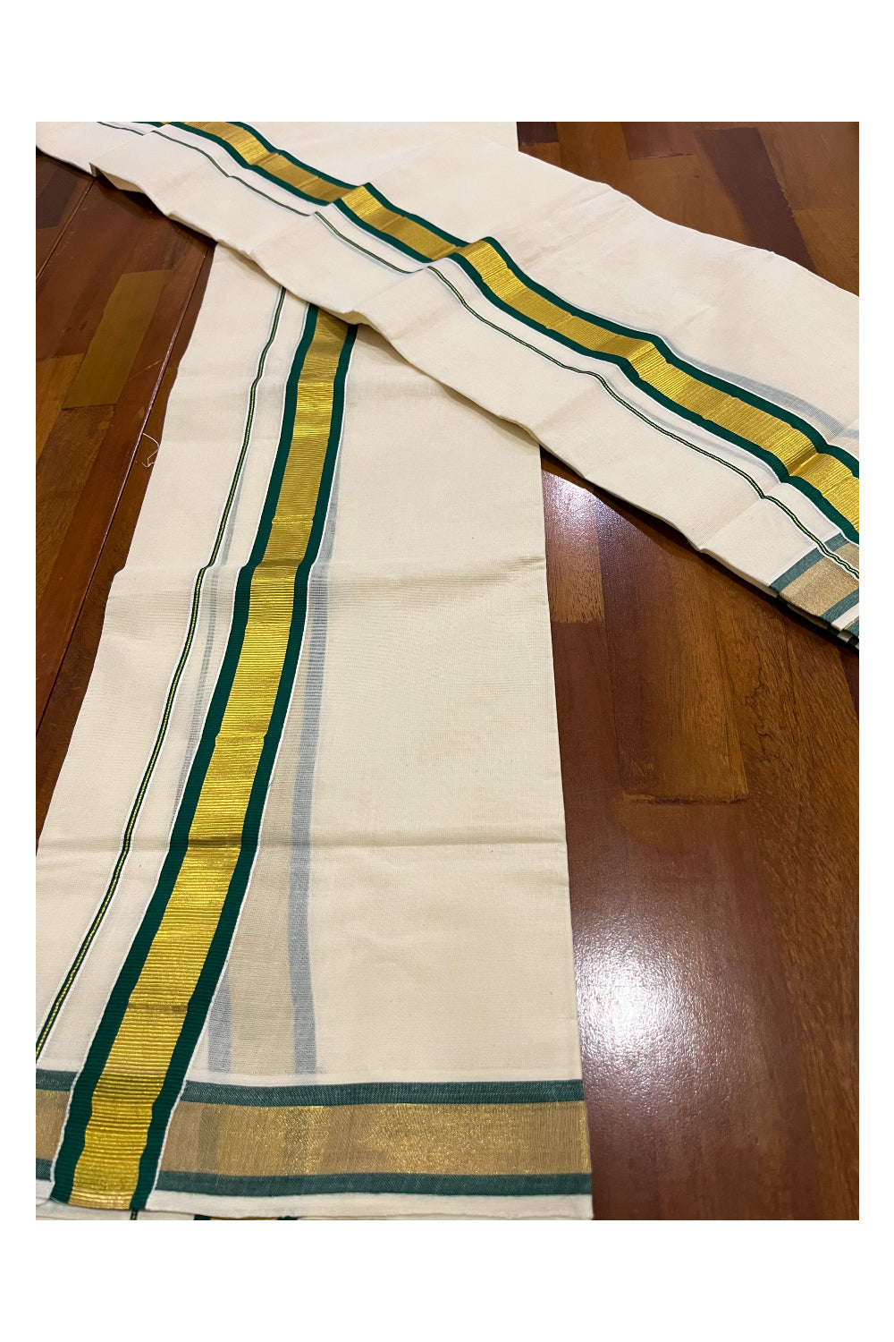 Kerala Cotton Mundum Neriyathum Single (Set Mundu) with Green and Kasavu Border 2.80 Mtrs