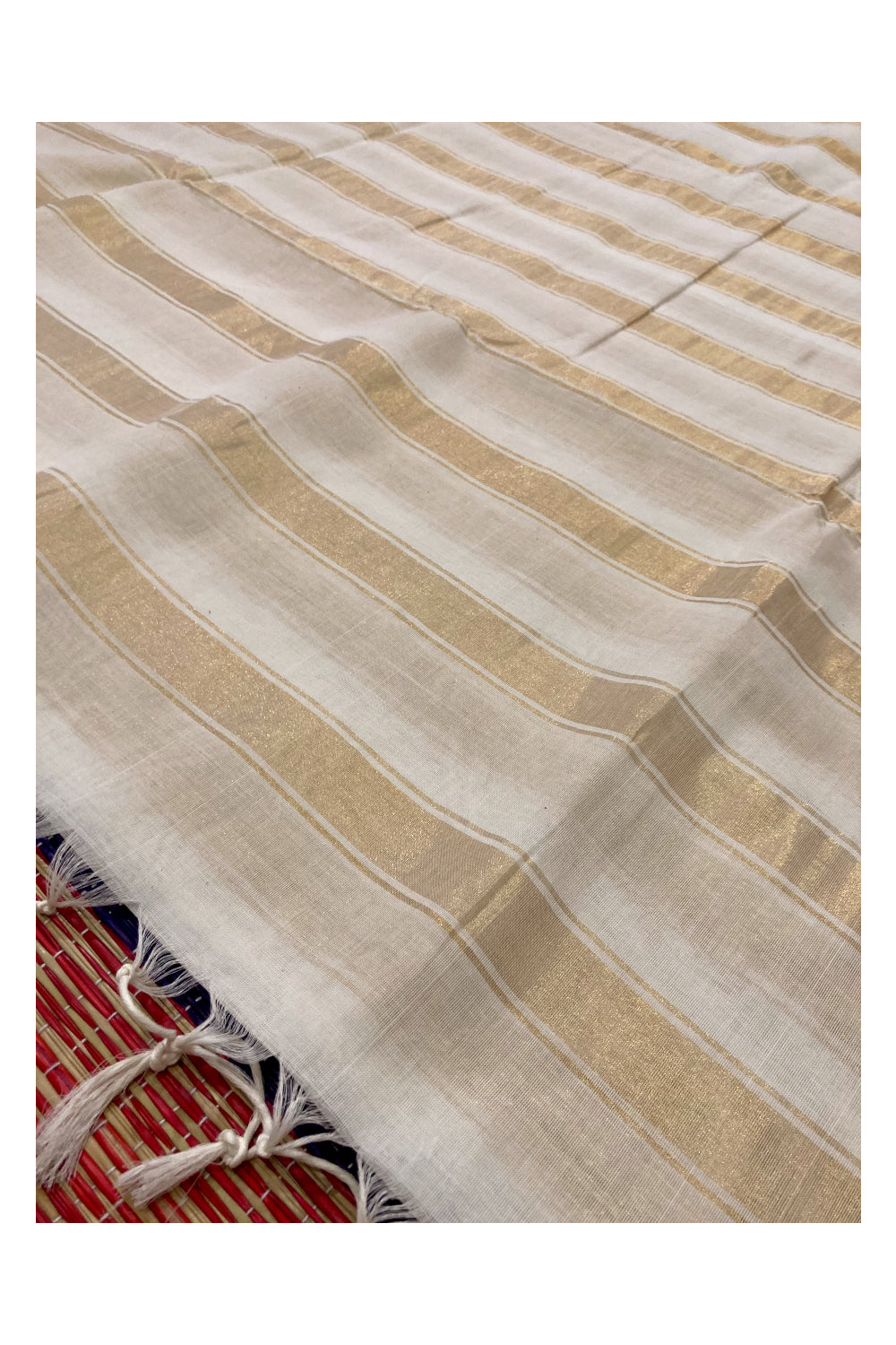 Southloom™ Premium Handloom Cotton Kerala Saree with Kasavu Lines work on Body