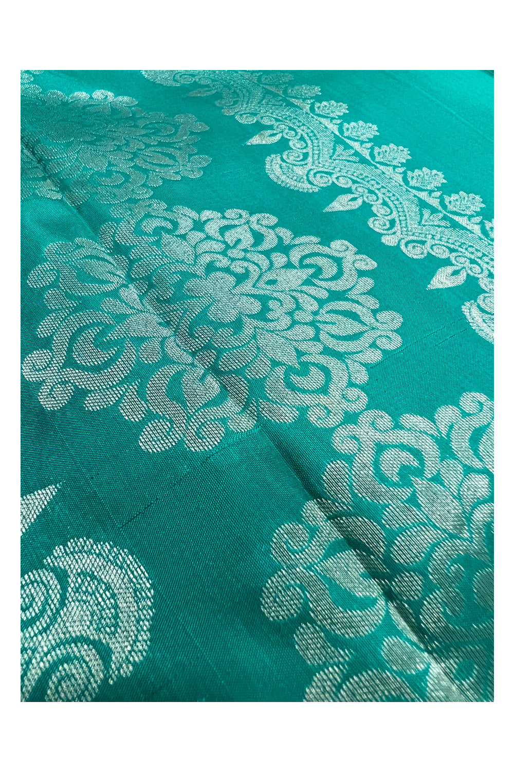 Southloom Handloom Pure Silk Kanchipuram Saree with Floral Patterns on Rose Body and Green Blouse Piece