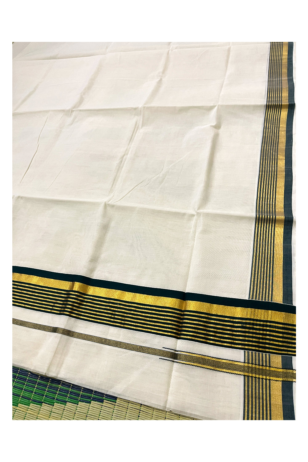 Southloom™ Premium Handloom Kerala Saree with Green and Kasavu Border