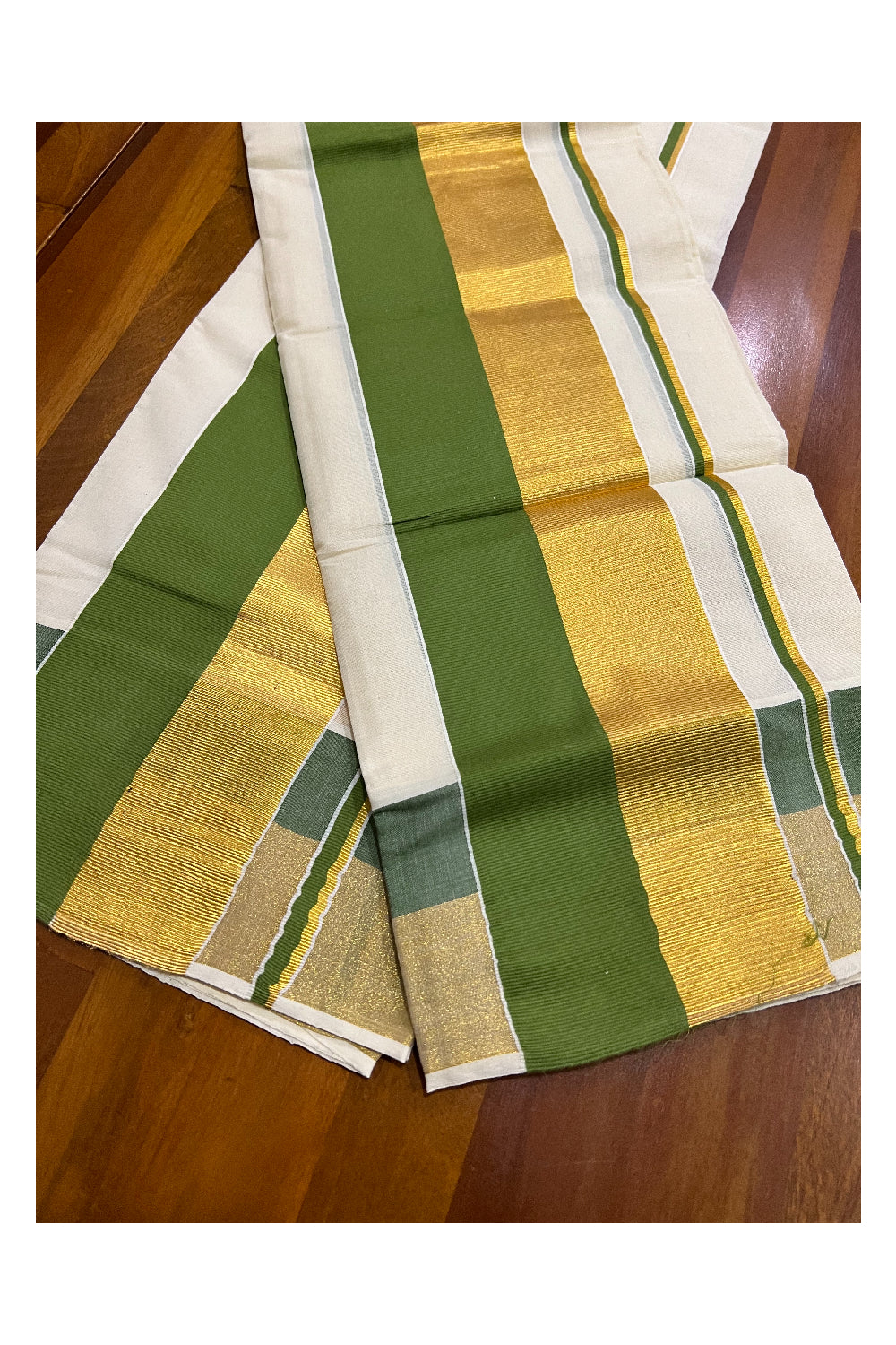 Pure Cotton Kerala Single Set Mundu (Mundum Neriyathum) with Light Green and Kasavu Border 2.80 Mtrs