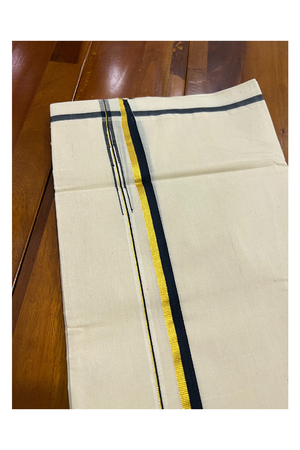 Southloom Balaramapuram Unakkupaavu Handloom Mundu with Black and Puliyilakkara Kasavu Border