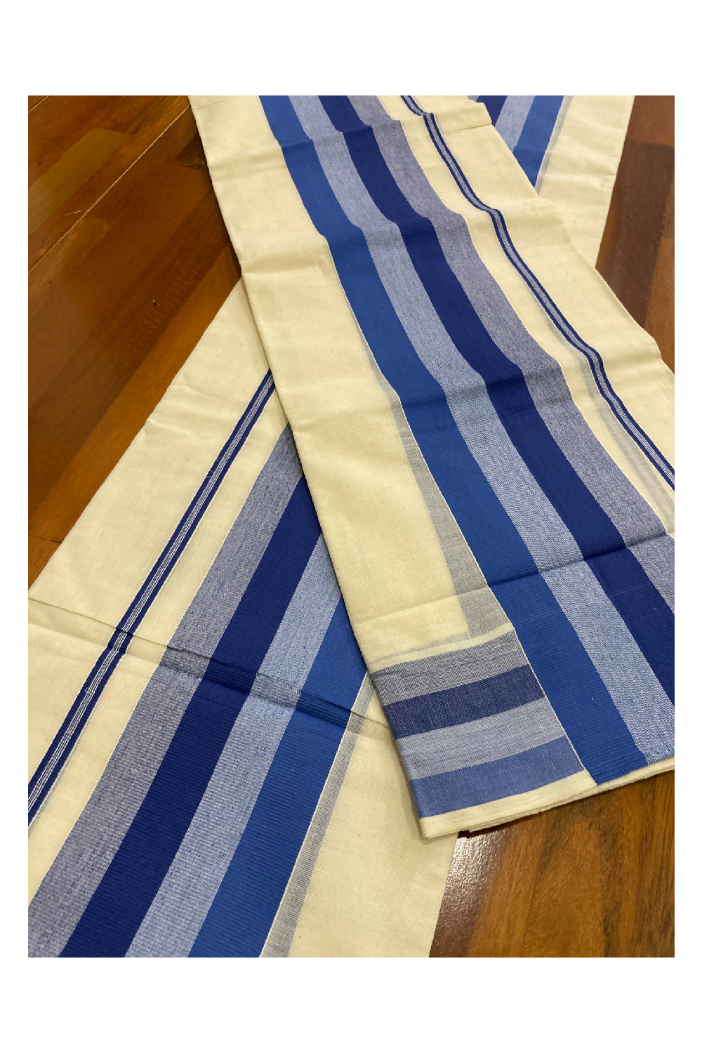 Set Mundu with Blue Lines Design Kara (Mundum Neriyathum) 2.8 m