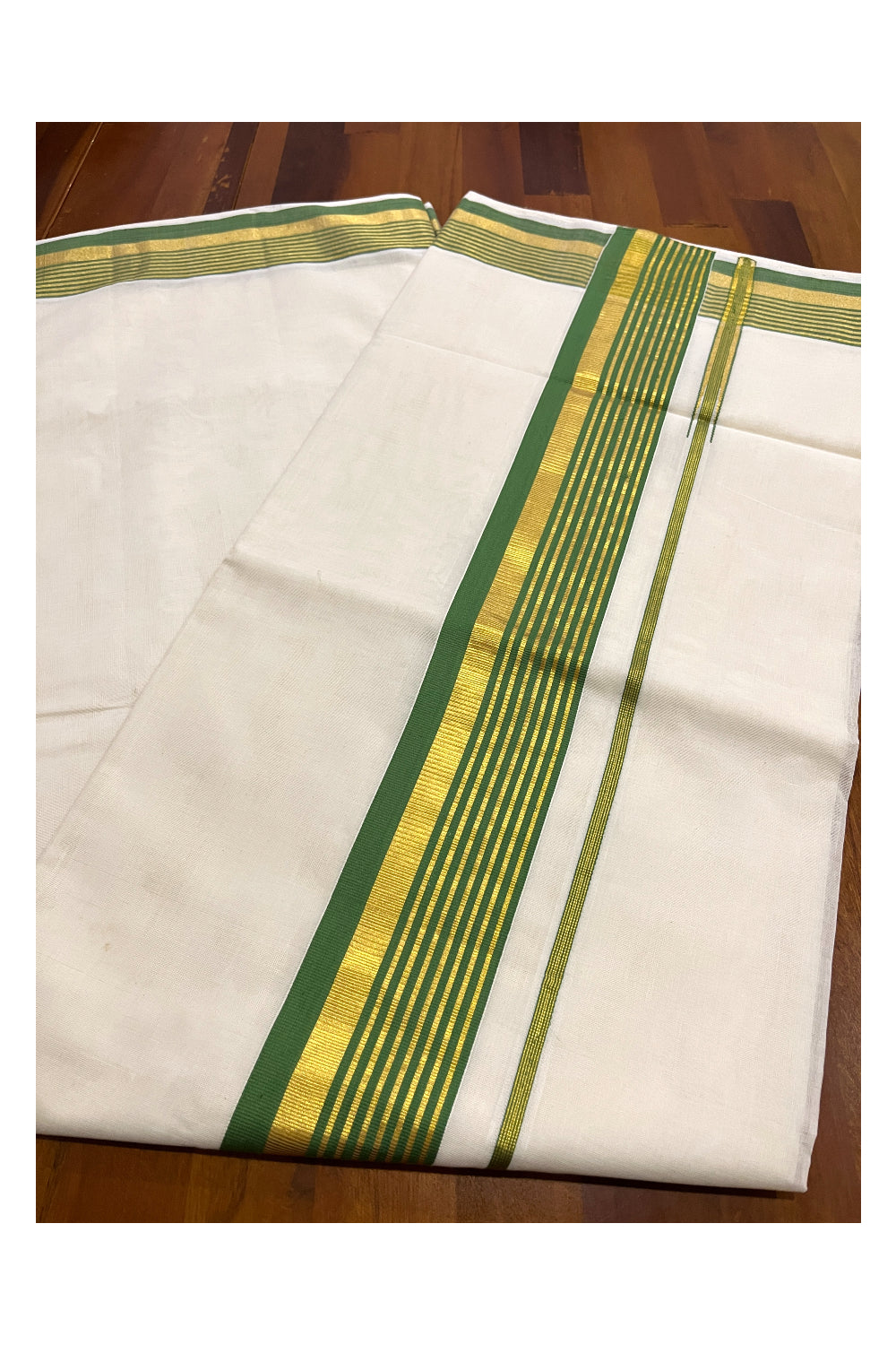 Southloom™ Premium Handloom Kerala Saree with Green and Kasavu Border