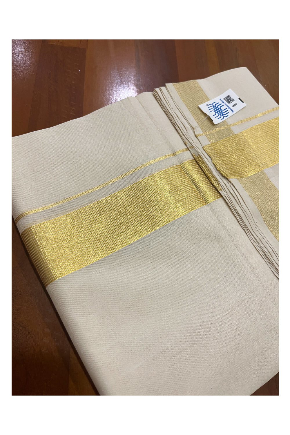 Southloom Super Premium Unakkupaavu Handloom Wedding Mundu with Kasavu Lines Border (South Indian Kerala Dhoti)