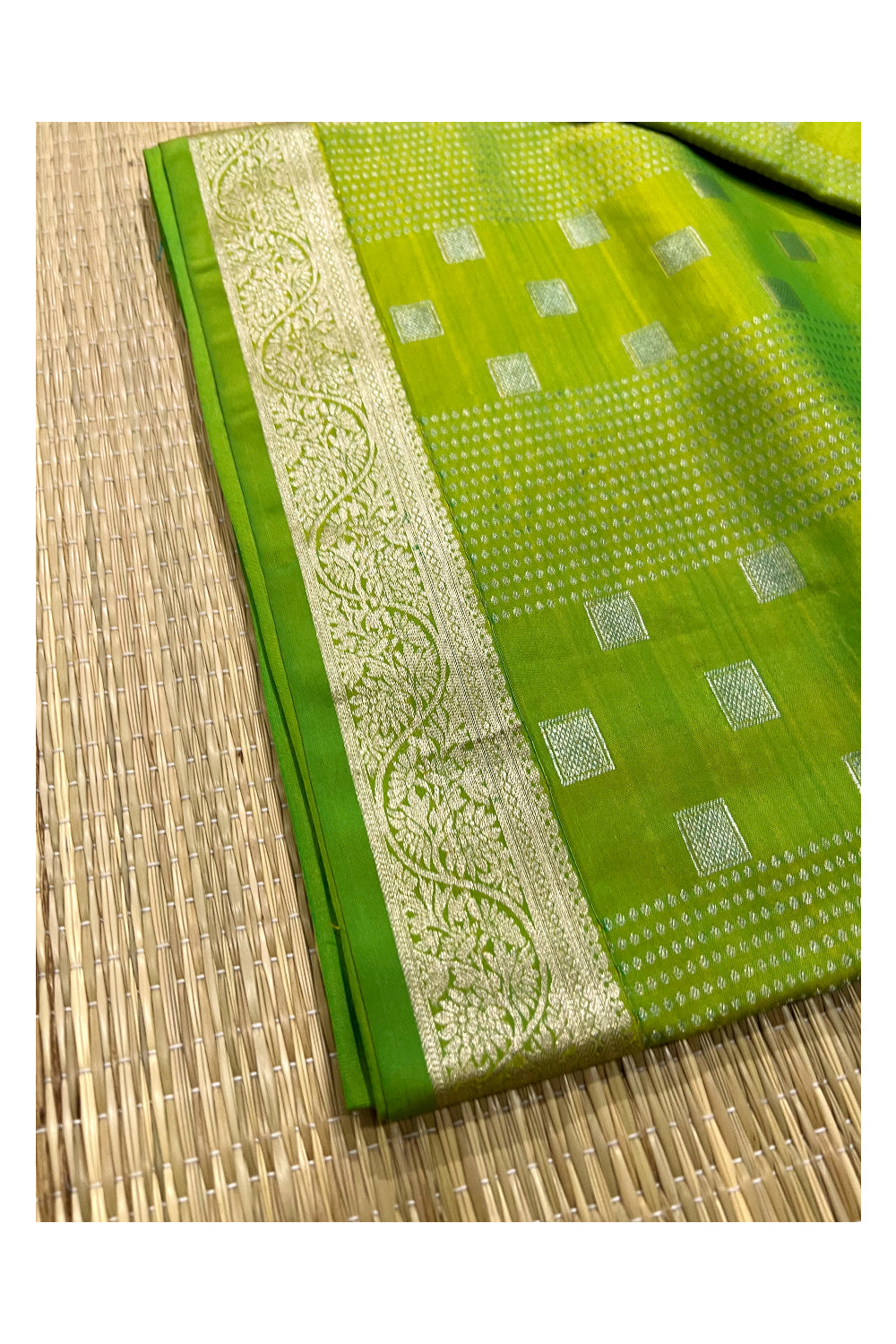 Southloom Handloom Pure Silk Kanchipuram Saree with Light Green Body and Turquoise Blouse Piece