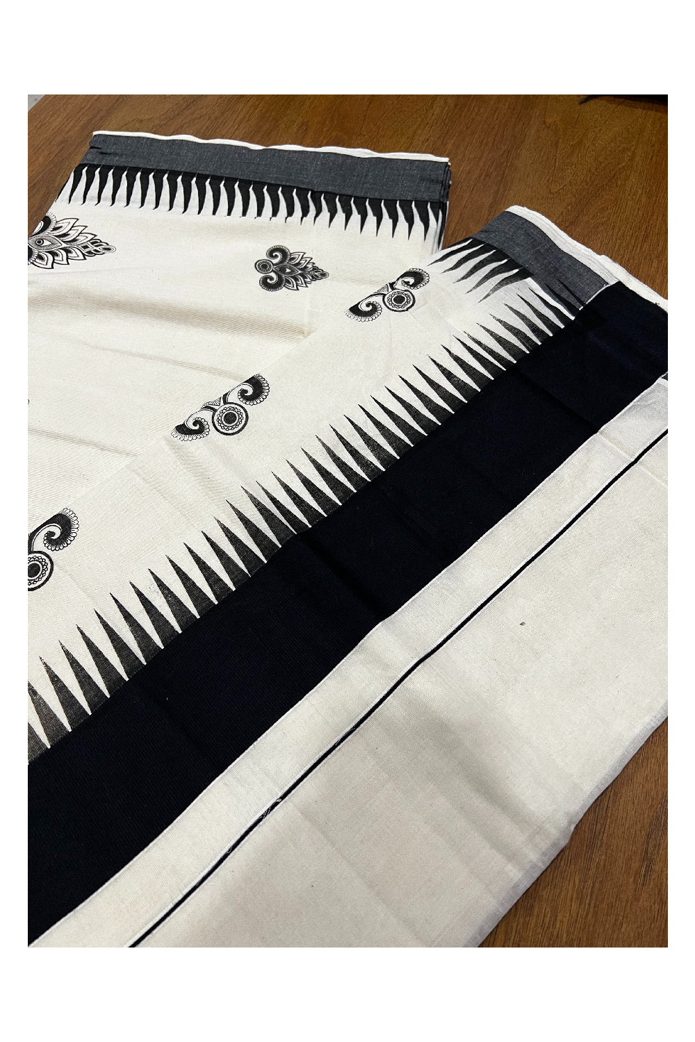 Southloom Kerala Cotton Saree with Black Kara and Block Prints