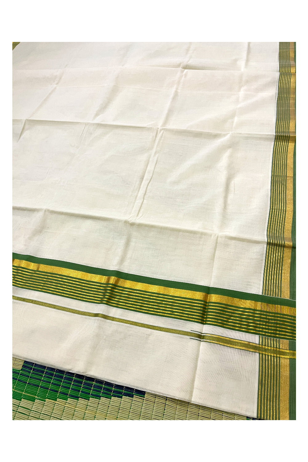 Southloom™ Premium Handloom Kerala Saree with Green and Kasavu Border