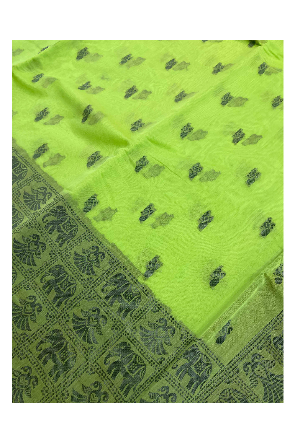 Southloom Sico Gadwal Semi Silk Sarees in Light Green and Green with Elephant Motifts (Blouse Piece with Work)