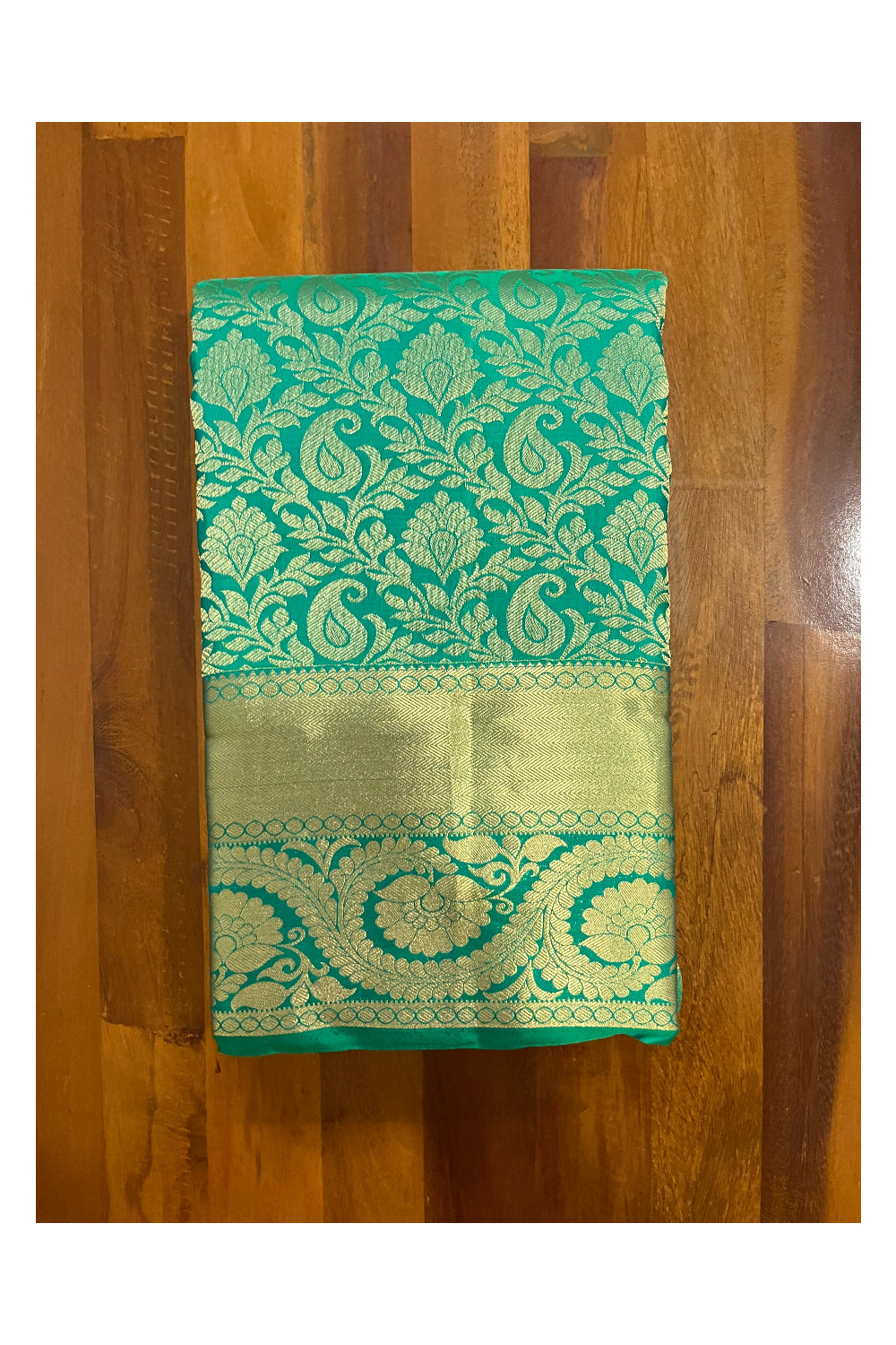 Southloom Double Warp Handloom Pure Silk Kanchipuram Green Manthrakodi Saree with Kasavu Woven Works