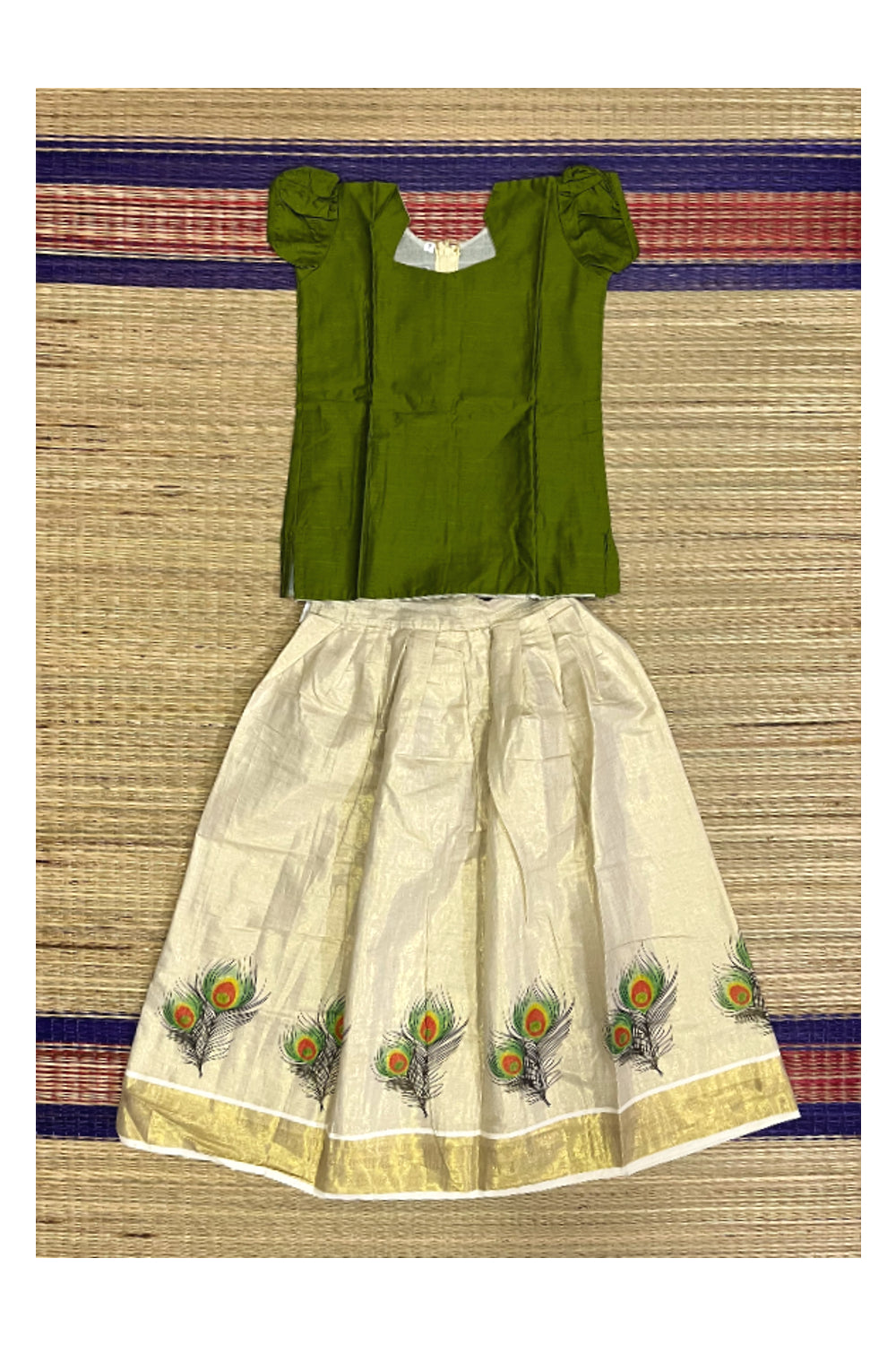 Southloom Kerala Pavada Blouse with Feather Mural Design (Age - 7 Year)