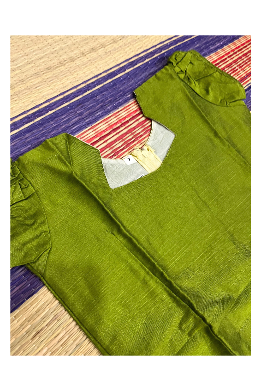 Southloom Kerala Pavada Blouse with Feather Mural Design (Age - 7 Year)