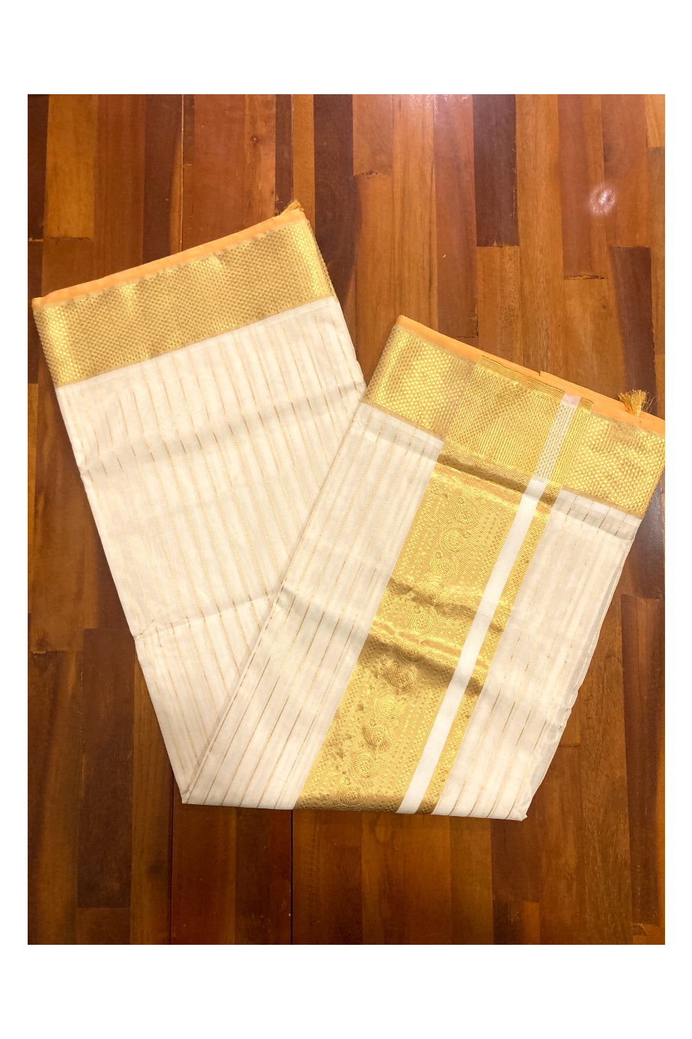 Southloom™ Handloom Kerala Saree with Kasavu Lines Across Body and Paa Neythu Border