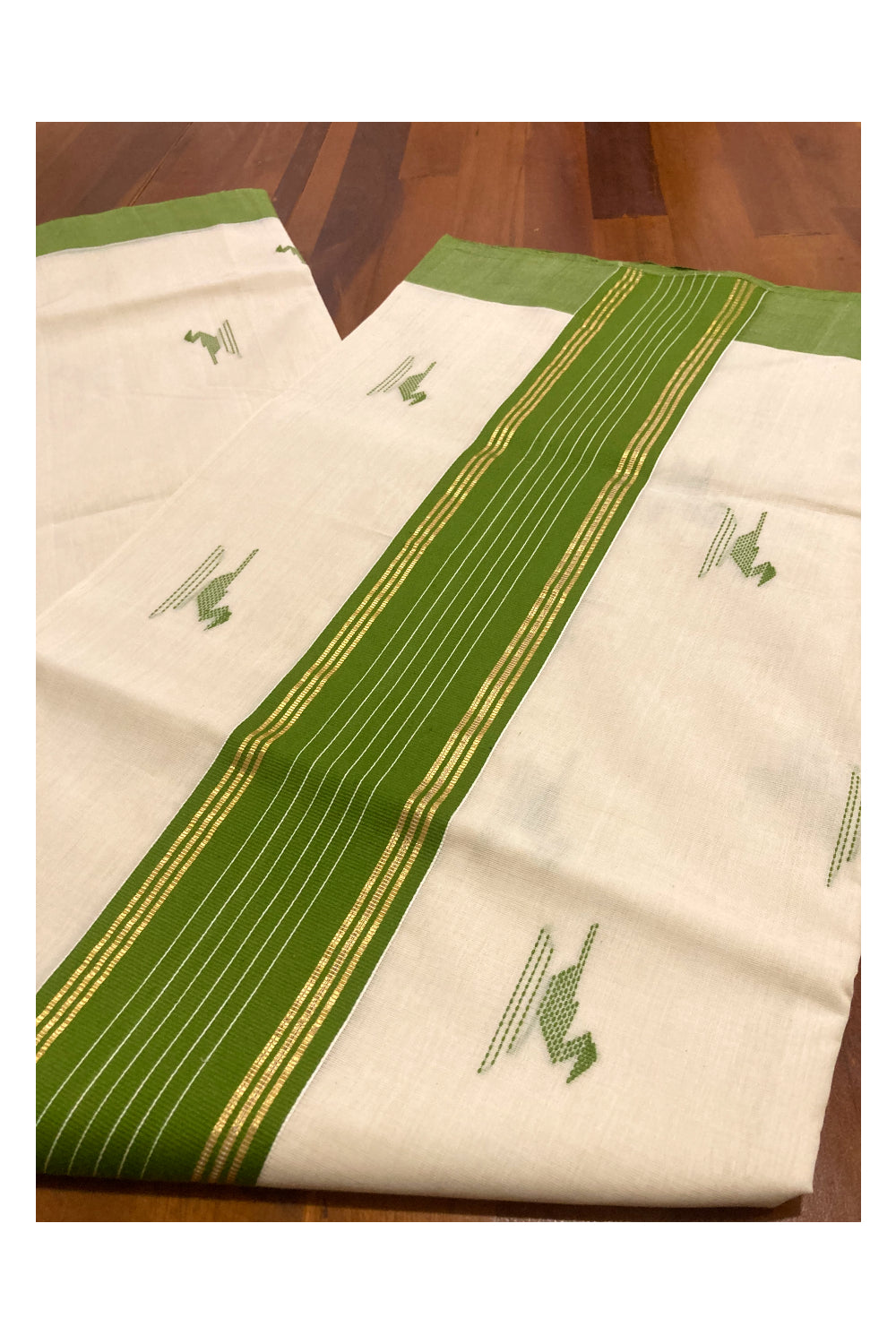 Southloom Premium Unakkupaavu Handloom Kerala Saree with Green and Pure Kasavu Border and Butta Works on Body