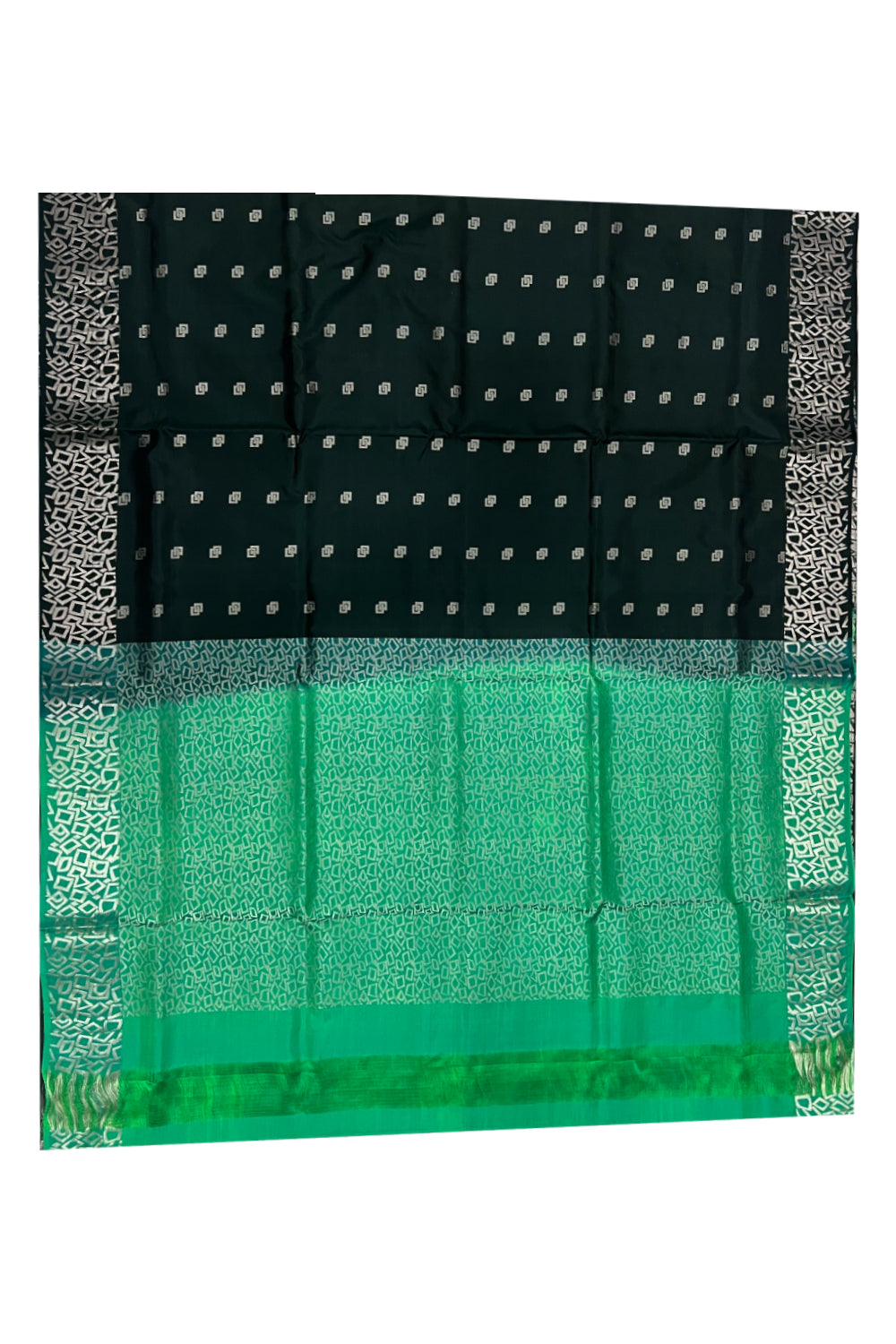 Southloom Handloom Pure Silk Kanchipuram Saree with Deep Green Body and Green Blouse Piece