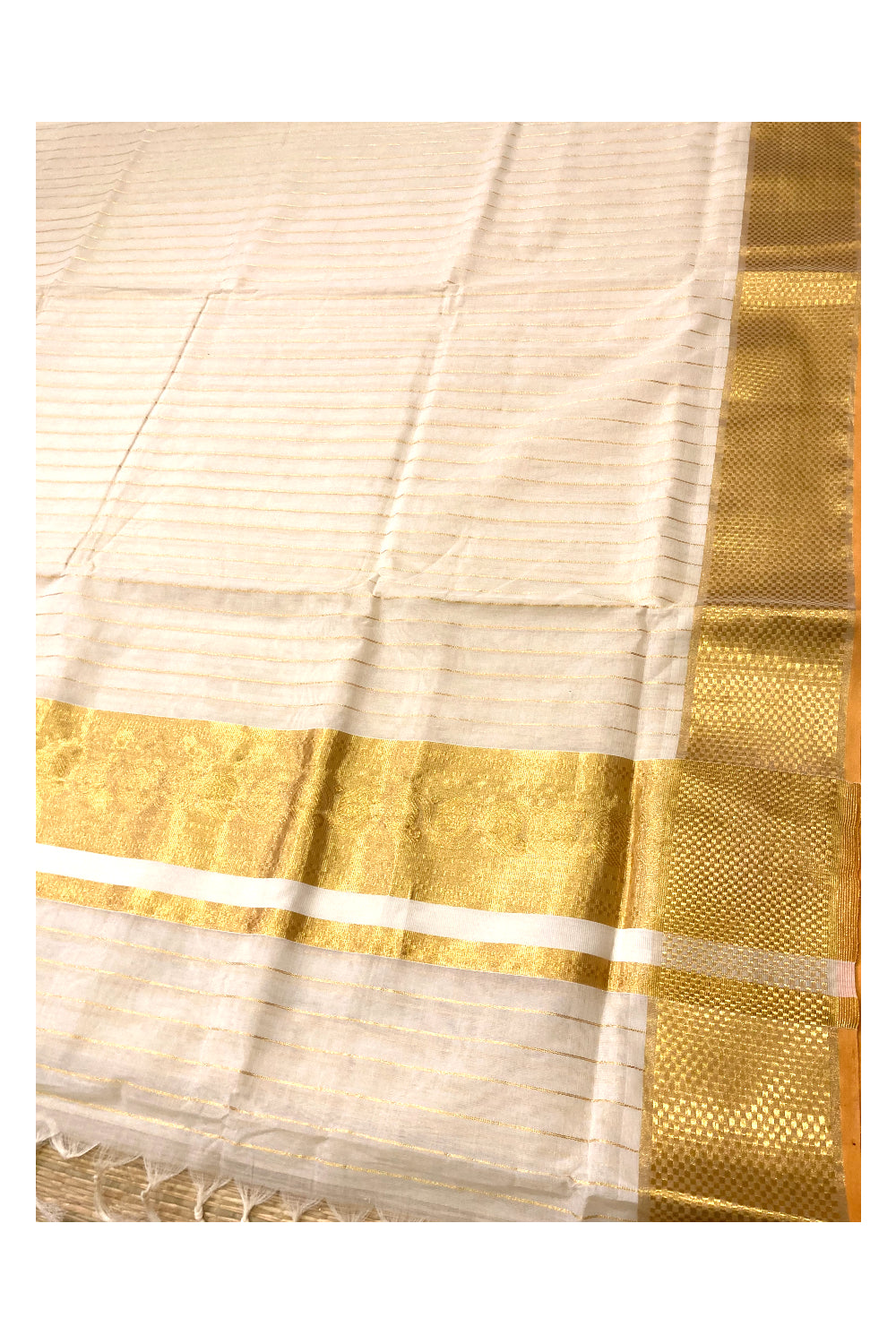 Southloom™ Handloom Kerala Saree with Kasavu Lines Across Body and Paa Neythu Border