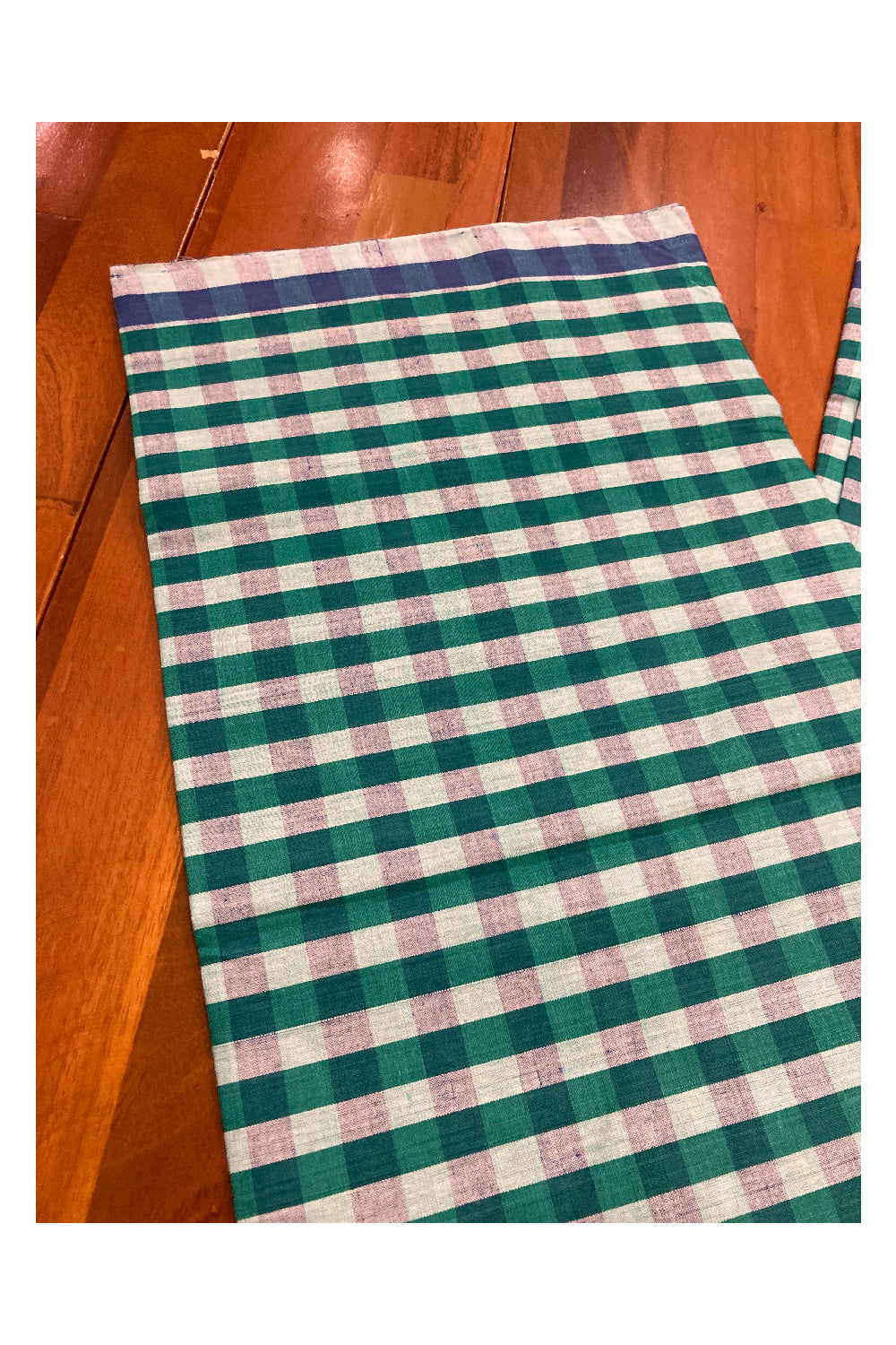 Southloom Premium Handloom Green and White Checkered Borderless Single Mundu (Lungi)