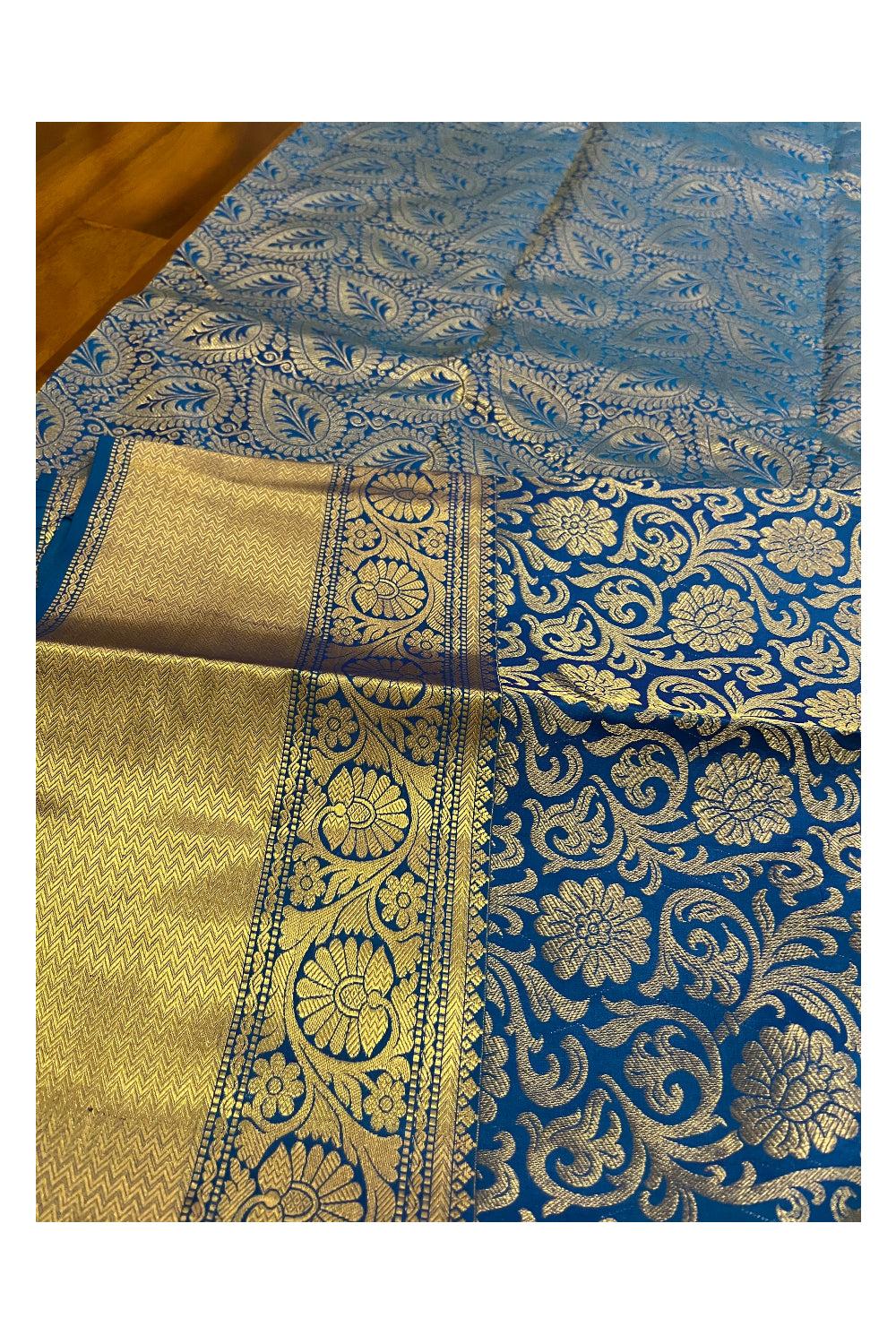 Southloom Double Warp Handloom Pure Silk Kanchipuram Blue Manthrakodi Saree with Kasavu Woven Works