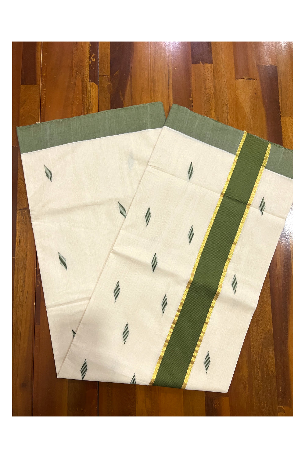 Southloom Super Premium Unakkupaavu Handloom Butta Work Saree with Green and Kasavu Border