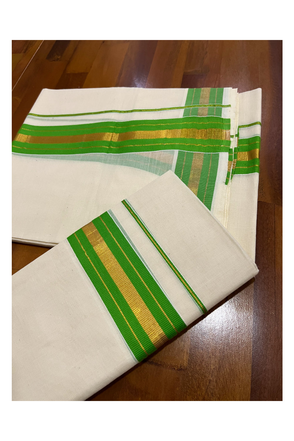 Pure Cotton Kerala Single Set Mundu (Mundum Neriyathum) with Light Green and Kasavu Border 2.80 Mtrs