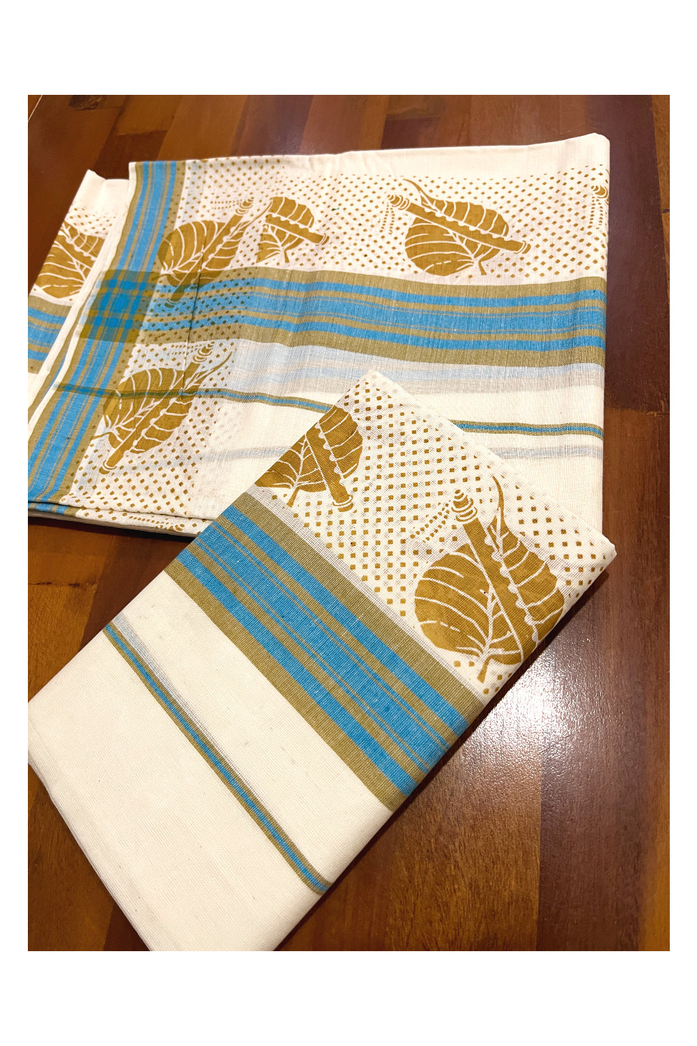 Kerala Cotton Mulloth Mundum Neriyathum Single (Set Mundu) with Green Block Printed Blue Border (Extra Soft Cotton)