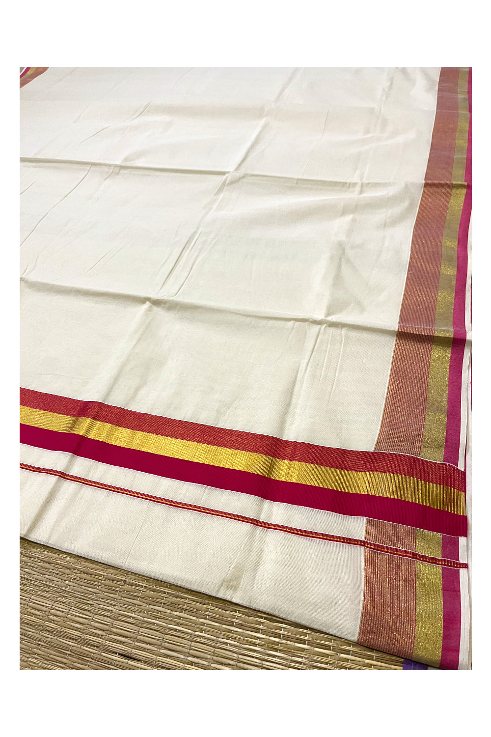 Kerala Pure Cotton Plain Saree with Kasavu and Dark Pink Border