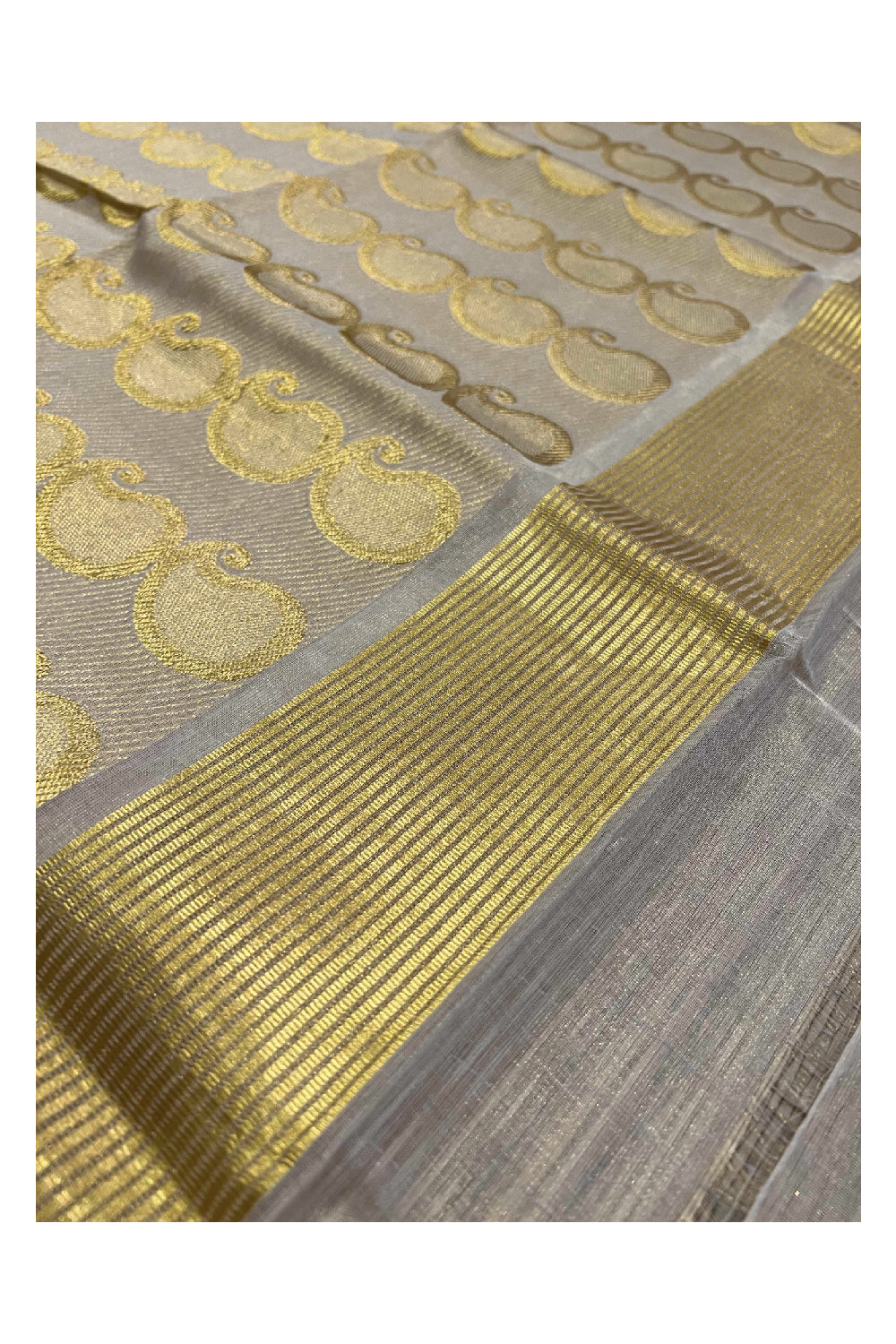 Southloom™ Original Handloom Kasavu Tissue Handwoven Paisley Heavy Work Saree