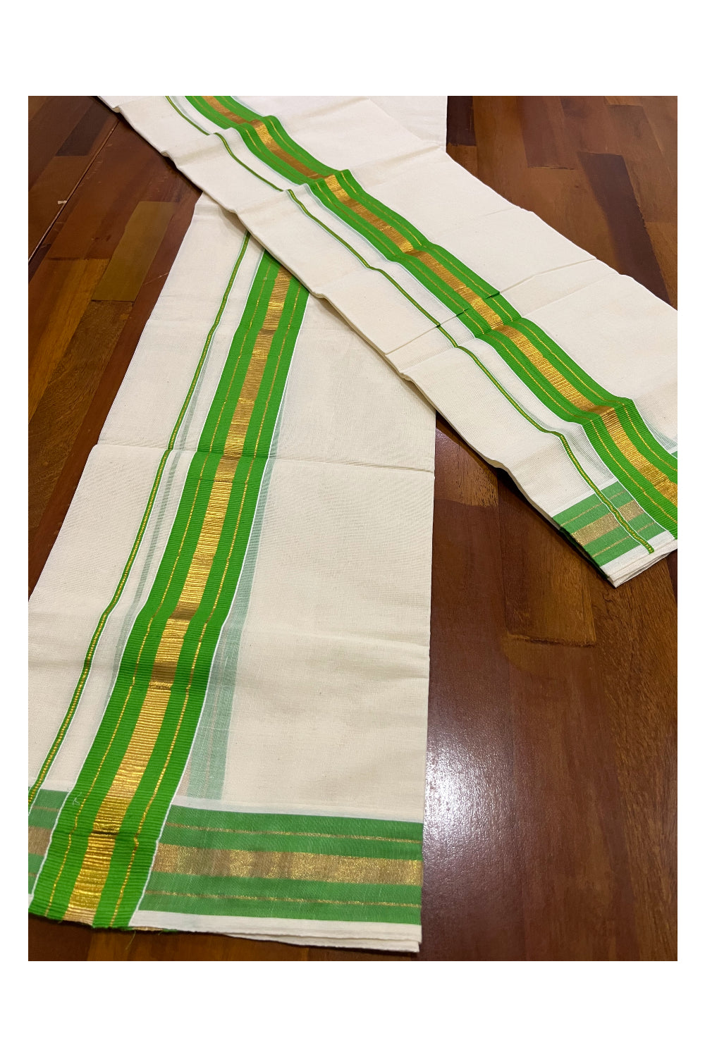 Pure Cotton Kerala Single Set Mundu (Mundum Neriyathum) with Light Green and Kasavu Border 2.80 Mtrs