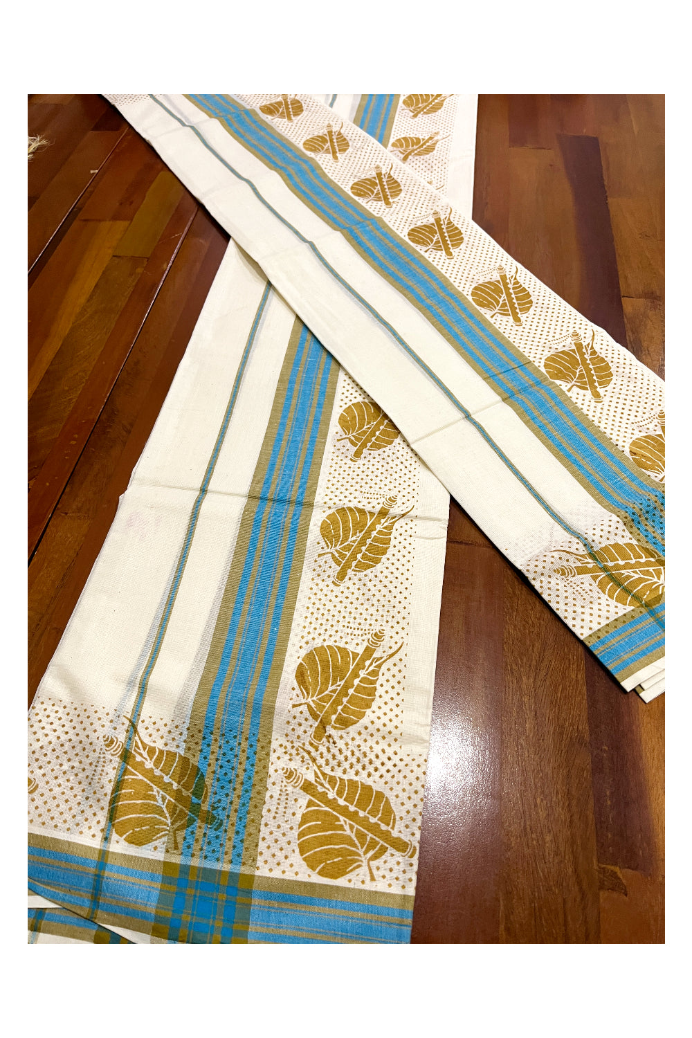 Kerala Cotton Mulloth Mundum Neriyathum Single (Set Mundu) with Green Block Printed Blue Border (Extra Soft Cotton)