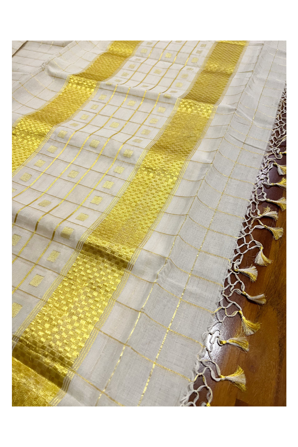 Southloom™ Balaramapuram Unakkupaavu Handloom Kasavu Wedding Saree with Handwoven Check Work