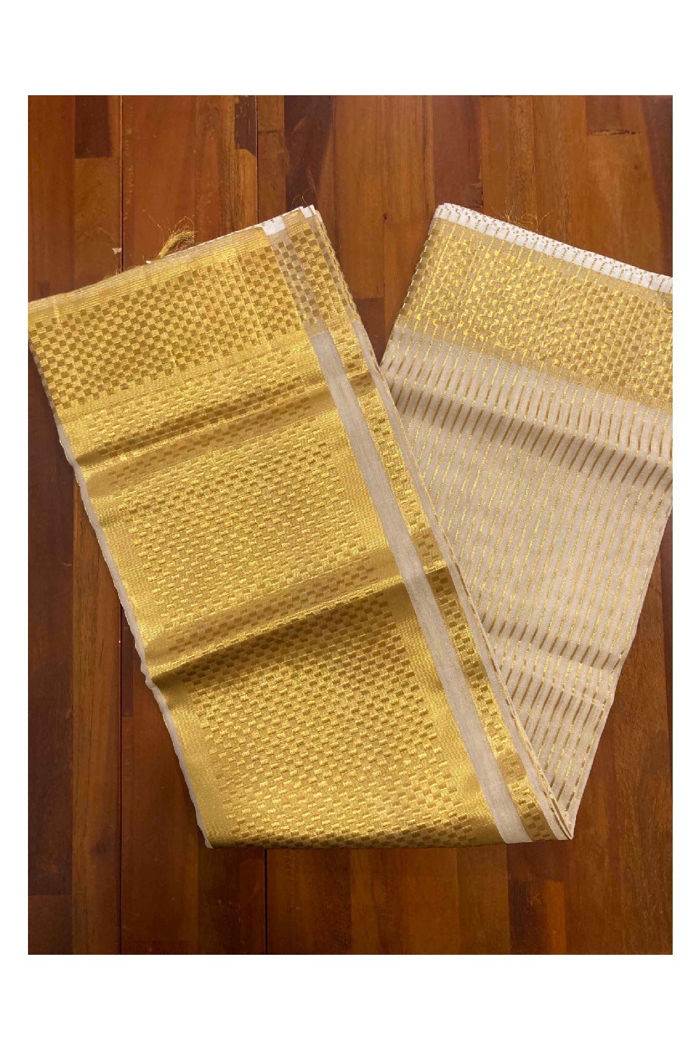 Southloom Kuthampully Handloom Tissue Stripes Saree with 10 inch Paa Neythu Pallu