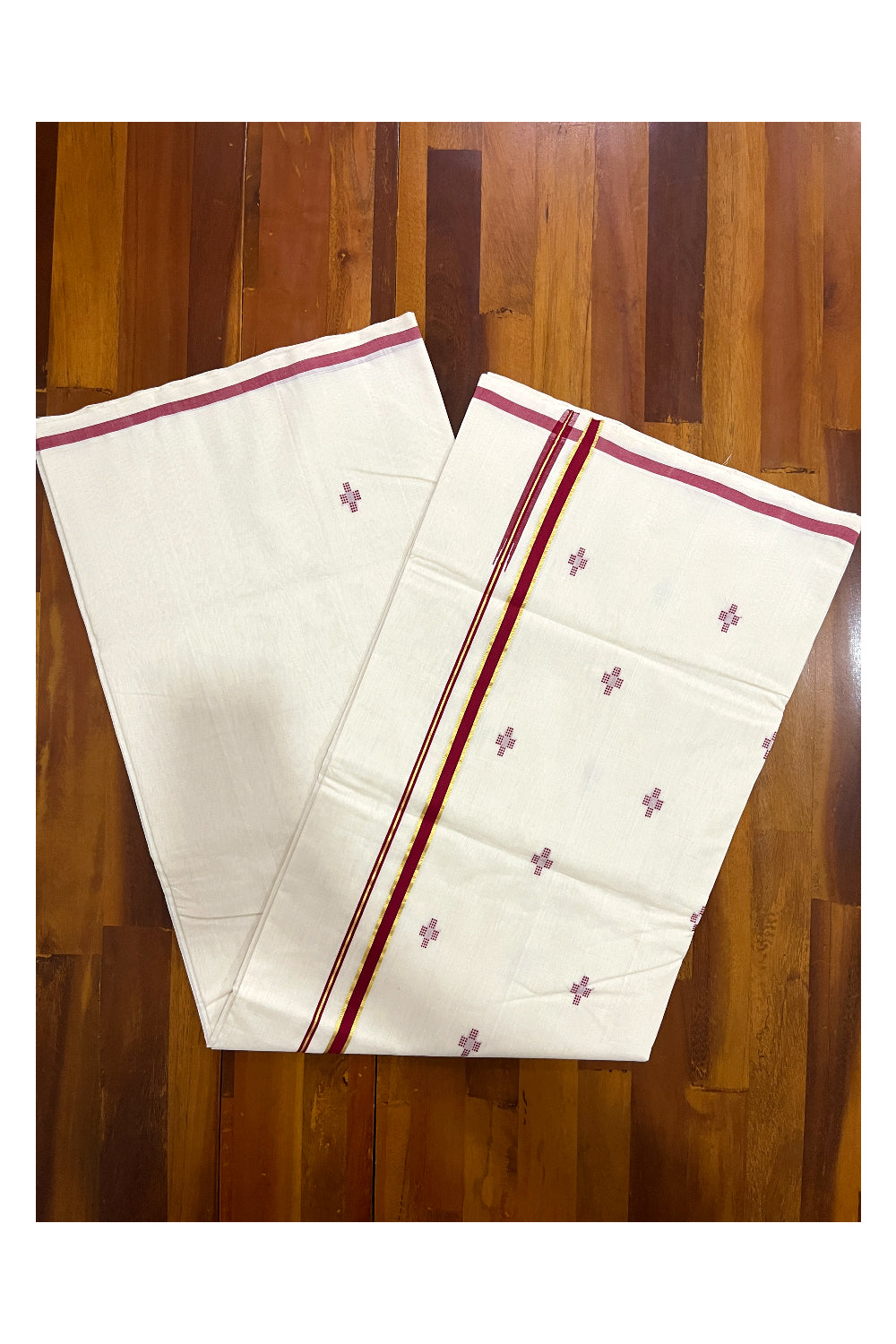 Southloom Premium Unakkupaavu Handloom Maroon Puliyilakkara Kasavu Saree with Butta Works