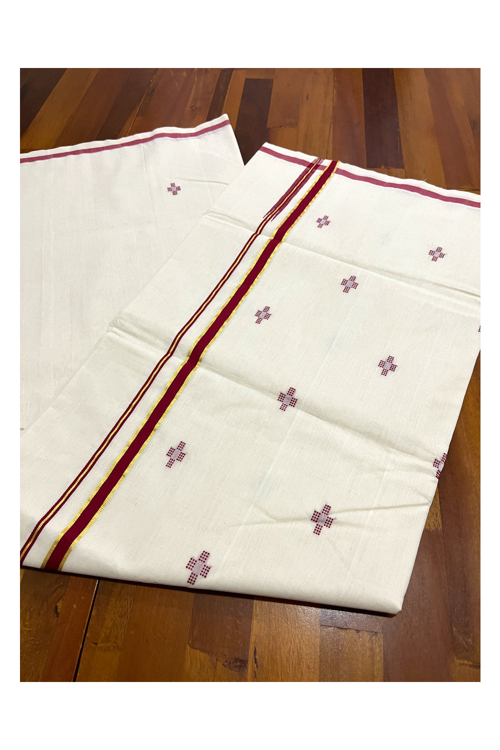 Southloom Premium Unakkupaavu Handloom Maroon Puliyilakkara Kasavu Saree with Butta Works