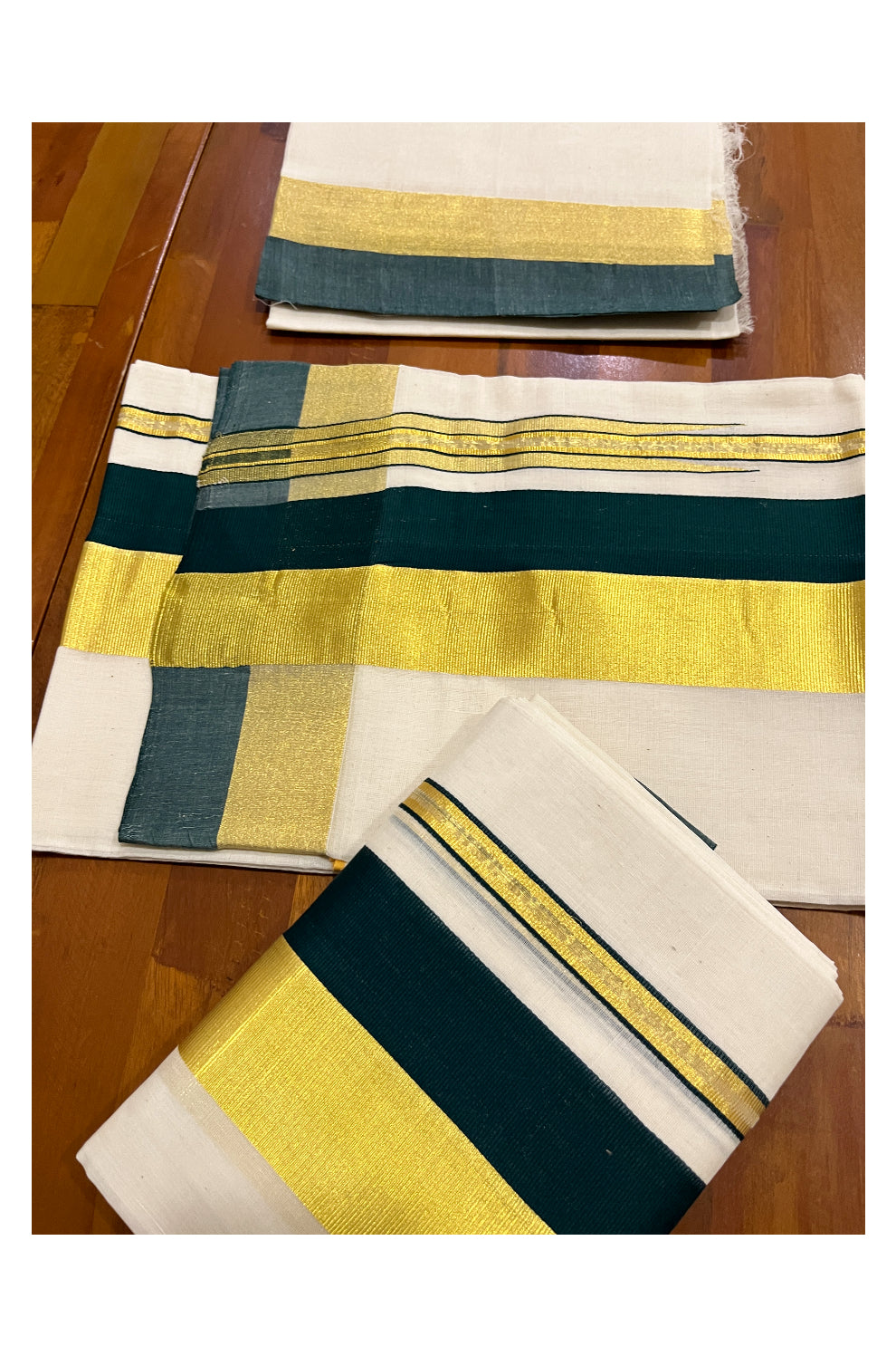 Southloom™ Unakkupaavu Balaramapuram Handloom Single Mundum Neriyathum (Set Mundu) with Green and Kasavu Border (include Blouse Piece)