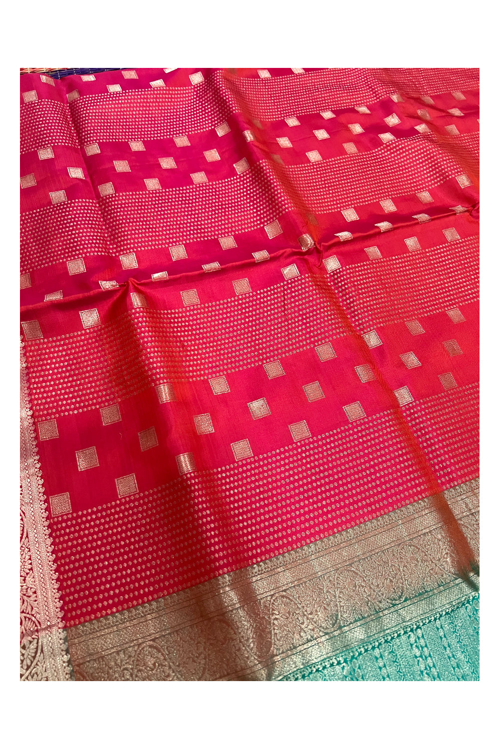 Southloom Handloom Pure Silk Kanchipuram Saree with Red Body and Green Blouse Piece