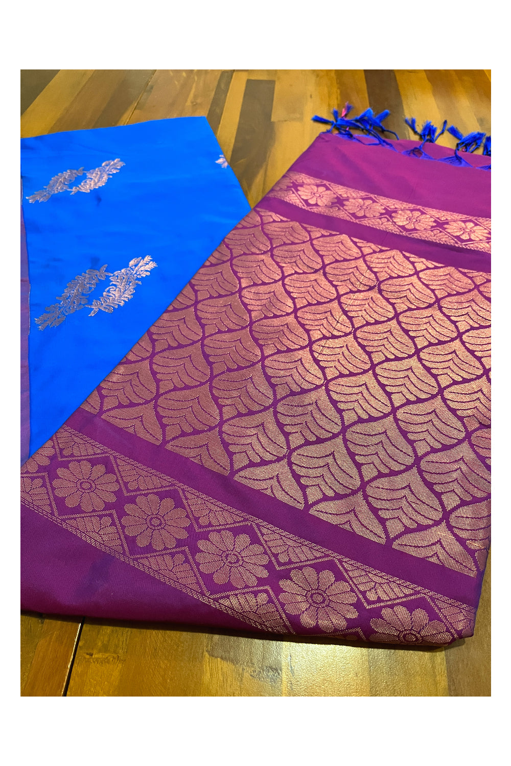 Southloom Soft Silk Blue Saree with Magenta Border and Copper Zari Woven Works