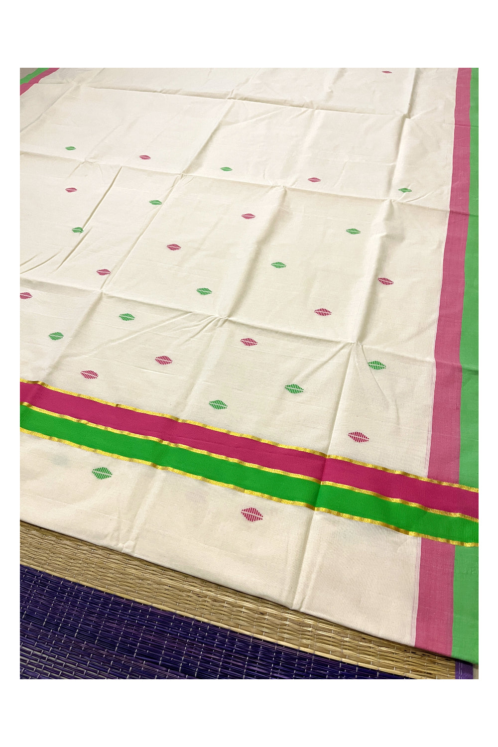 Southloom Premium Unakkupaavu Handloom Butta Works Kasavu Saree with Pink and Green Border