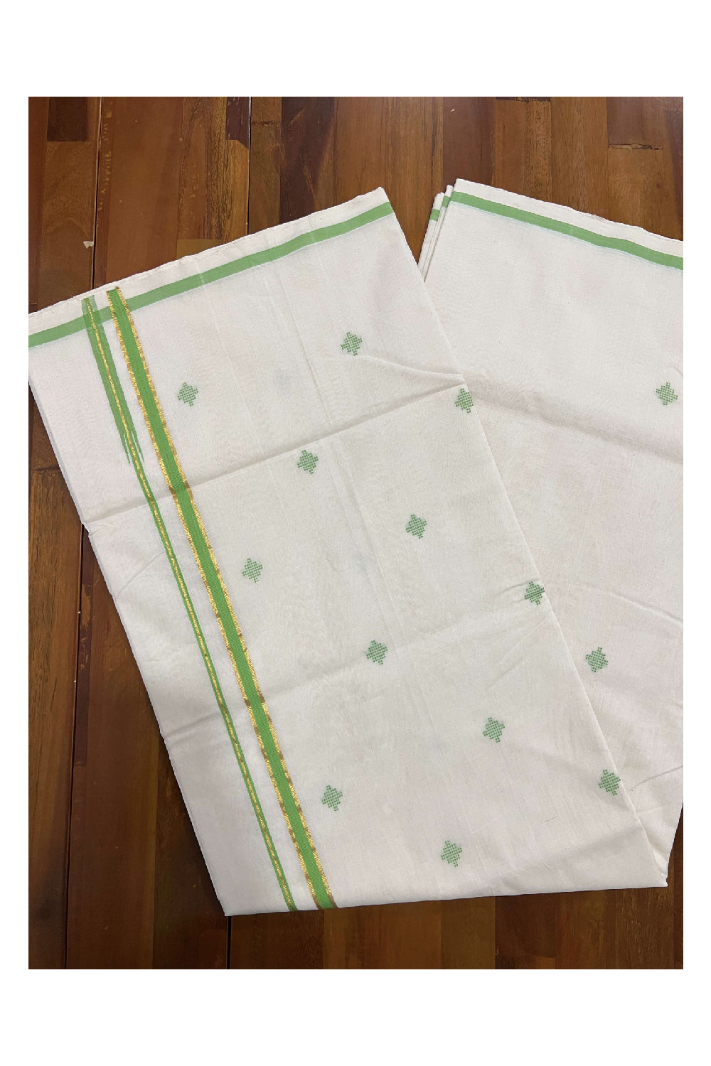 Southloom™ Balaramapuram Handloom Kerala Saree with Light Green Puliyilakkara Kasavu Border and Butta Works on Body