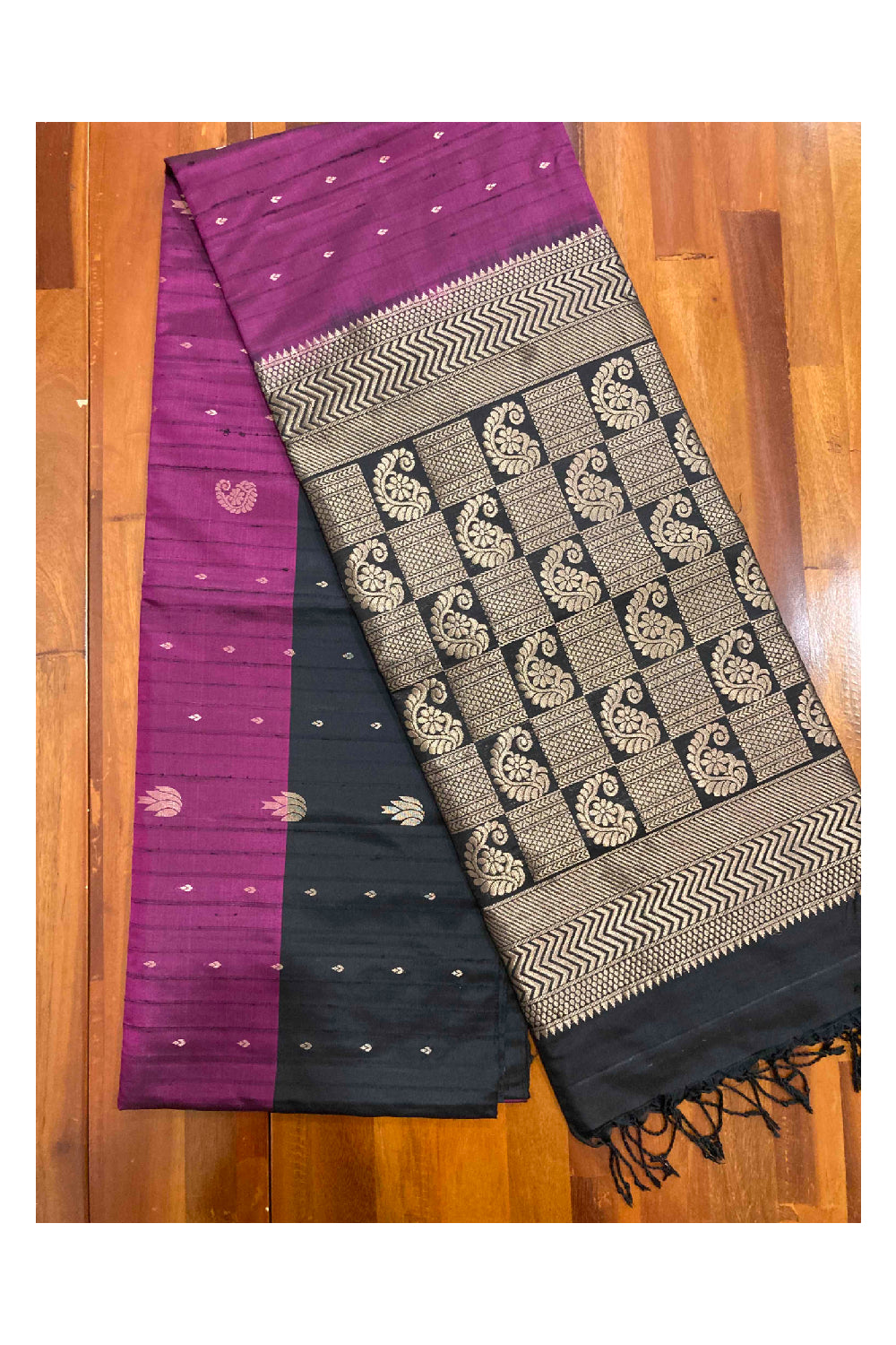Southloom Handloom Pure Silk Kanchipuram Saree in Grape Purple Paisley Motifs