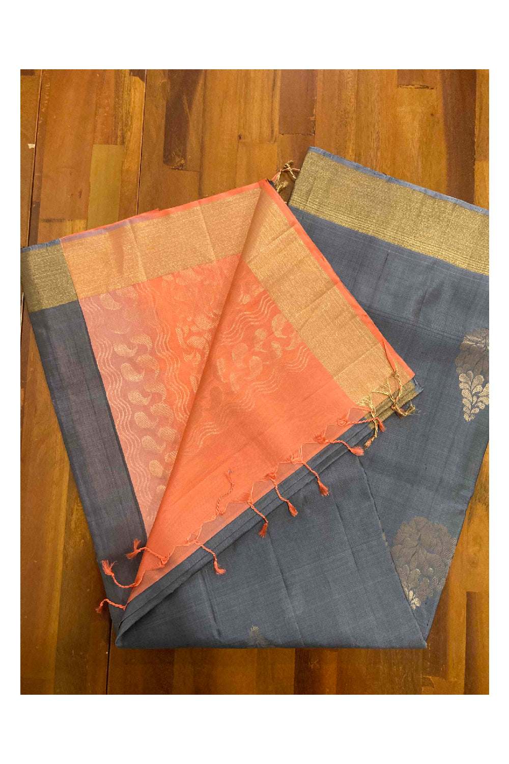 Southloom Handloom Pure Silk Kanchipuram Saree in Grey and Sandal Paisley Motifs