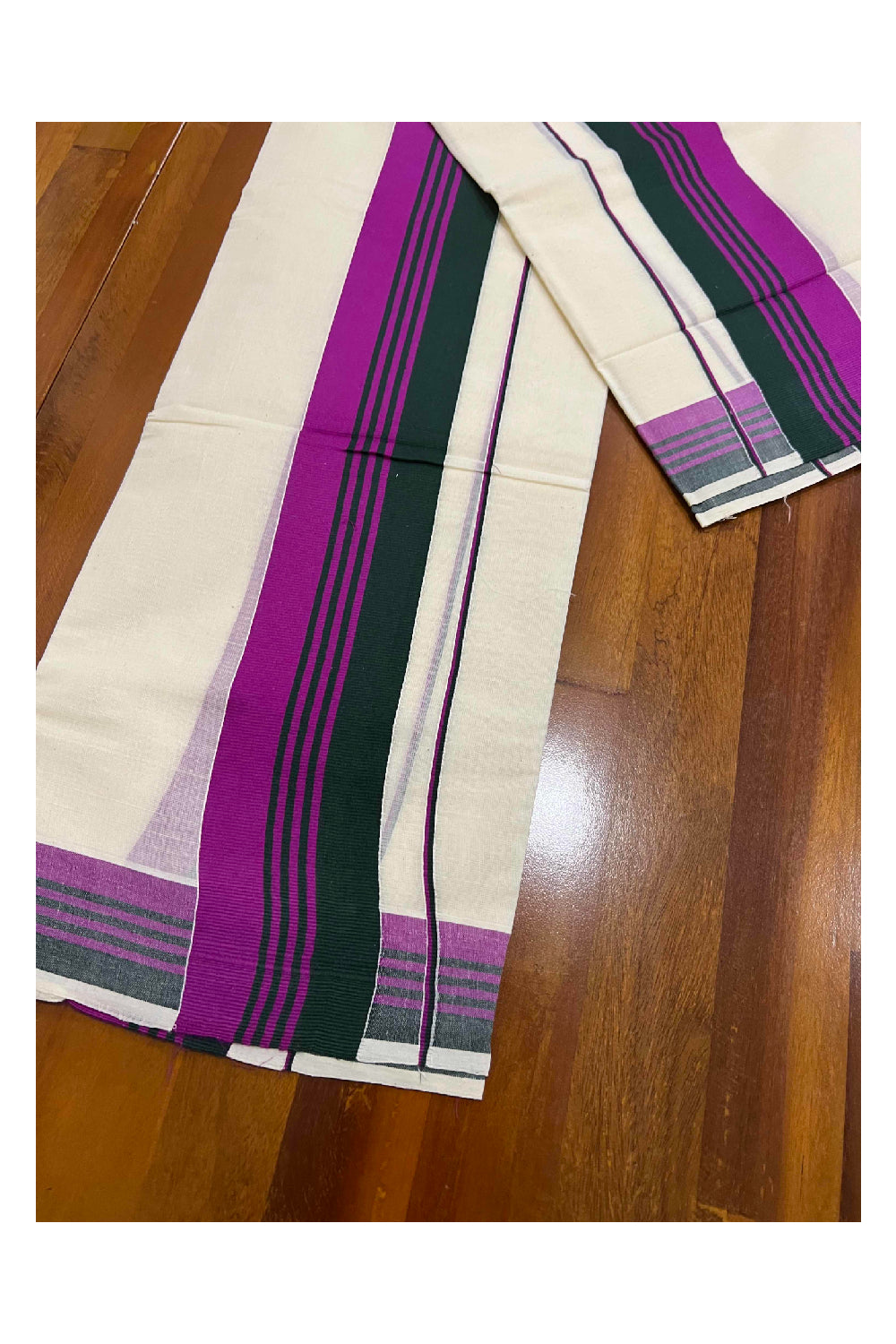 Kerala Cotton Mundum Neriyathum Single (Set Mundu) with Magenta and Dark Green Border