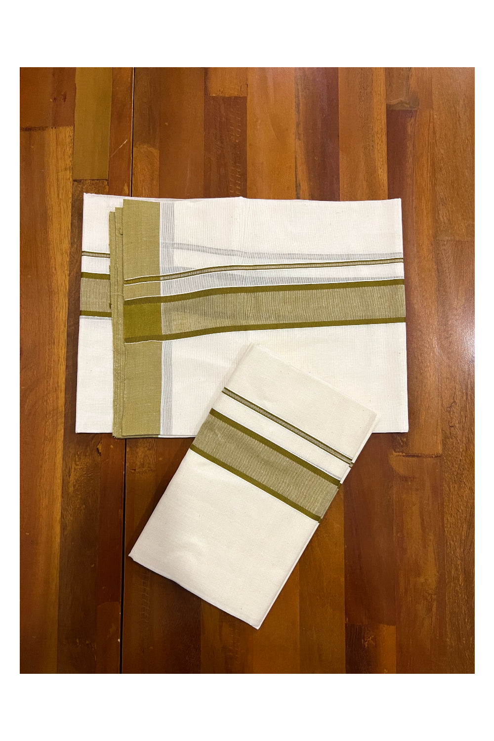 Kerala Cotton Mundum Neriyathum Single (Set Mundu) with Olive Green Border