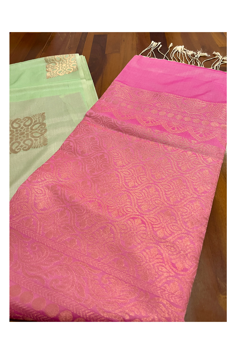 Southloom Soft Silk Pista Green Saree with Pink Pallu and Zari Woven Works