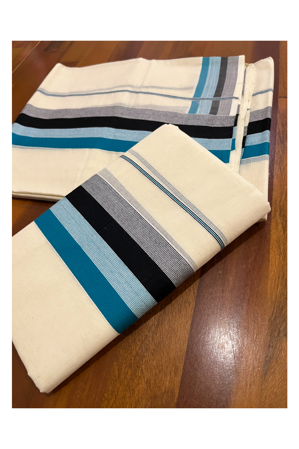 Kerala Cotton Mundum Neriyathum Single (Set Mundu) with Blue and Black Border 2.80 Mtrs