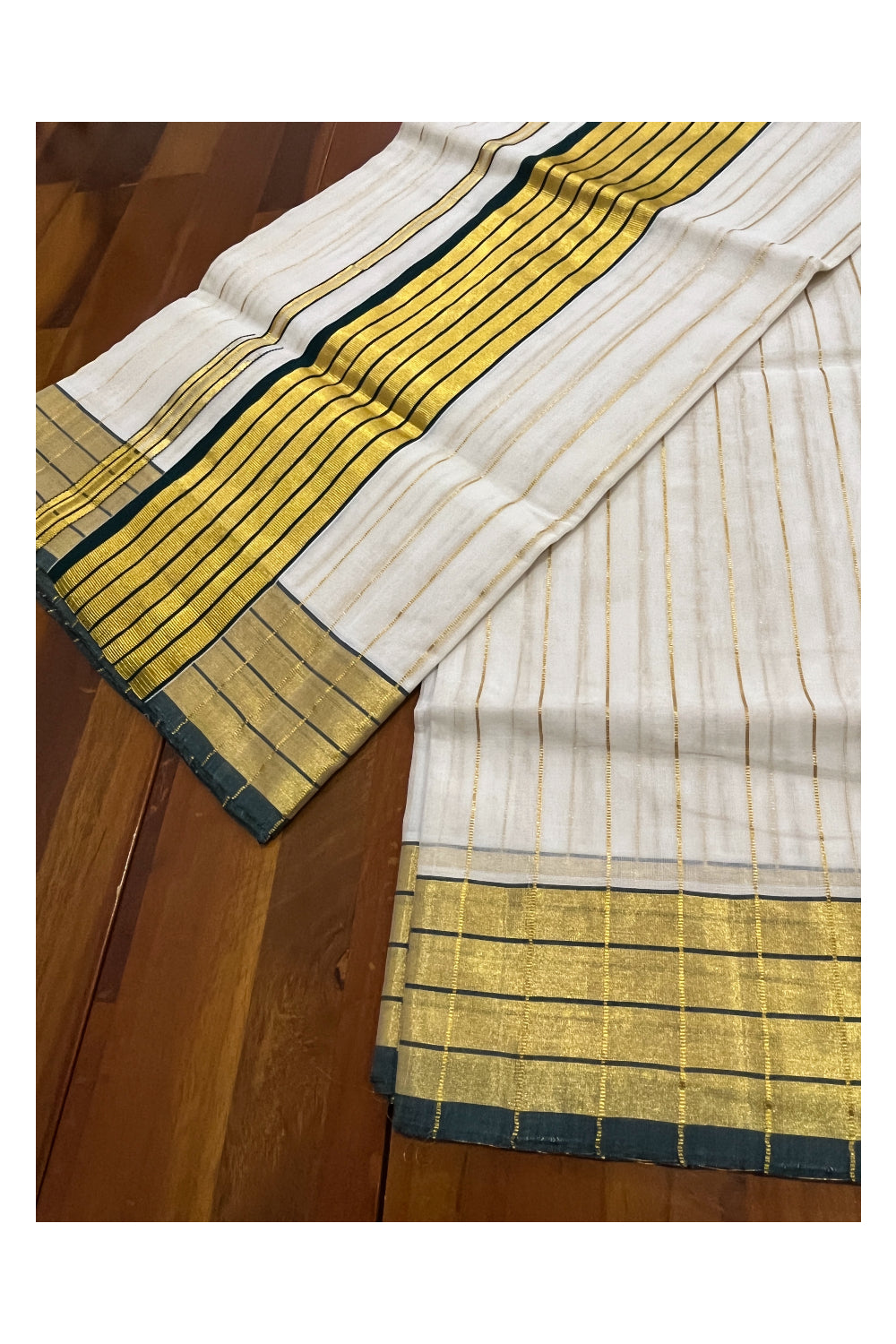 Southloom™ Original Handloom Cotton Saree with Green Border and Kasavu Lines Across Body