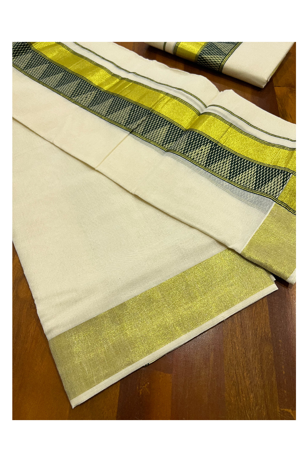 Southloom Kasavu Set Mundu with Green Kara Temple Design (2.80 M)