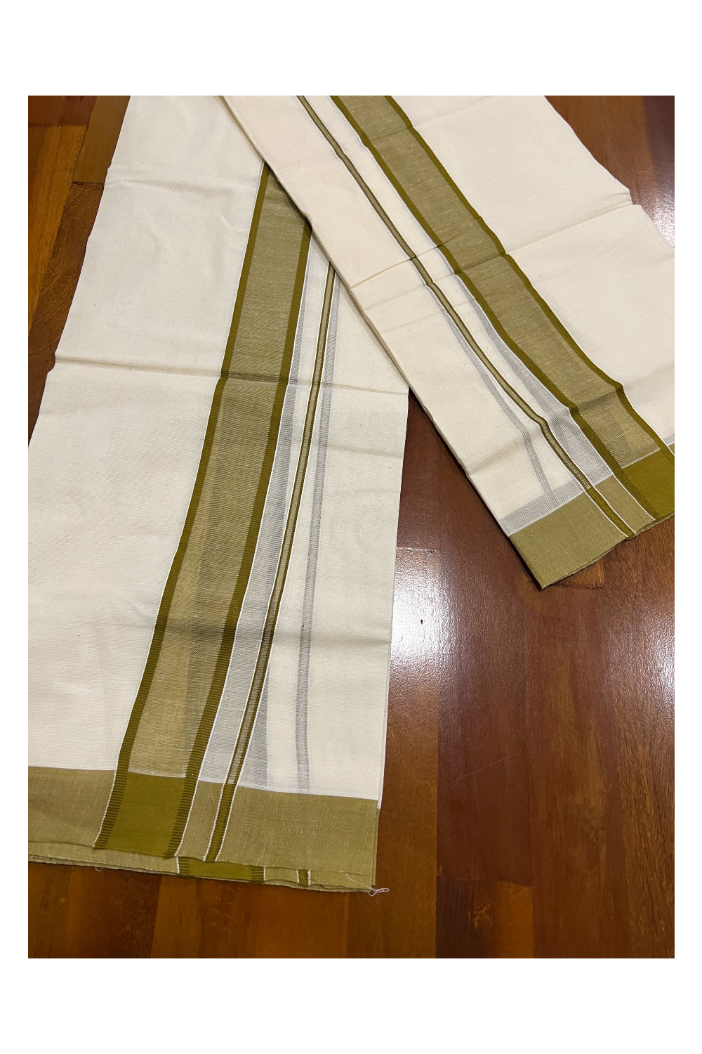 Kerala Cotton Mundum Neriyathum Single (Set Mundu) with Olive Green Border